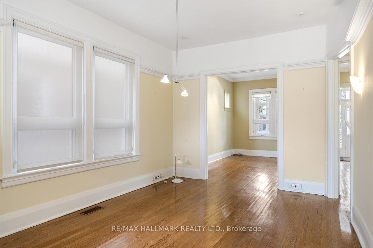 549 Milverton Boulevard photo 10