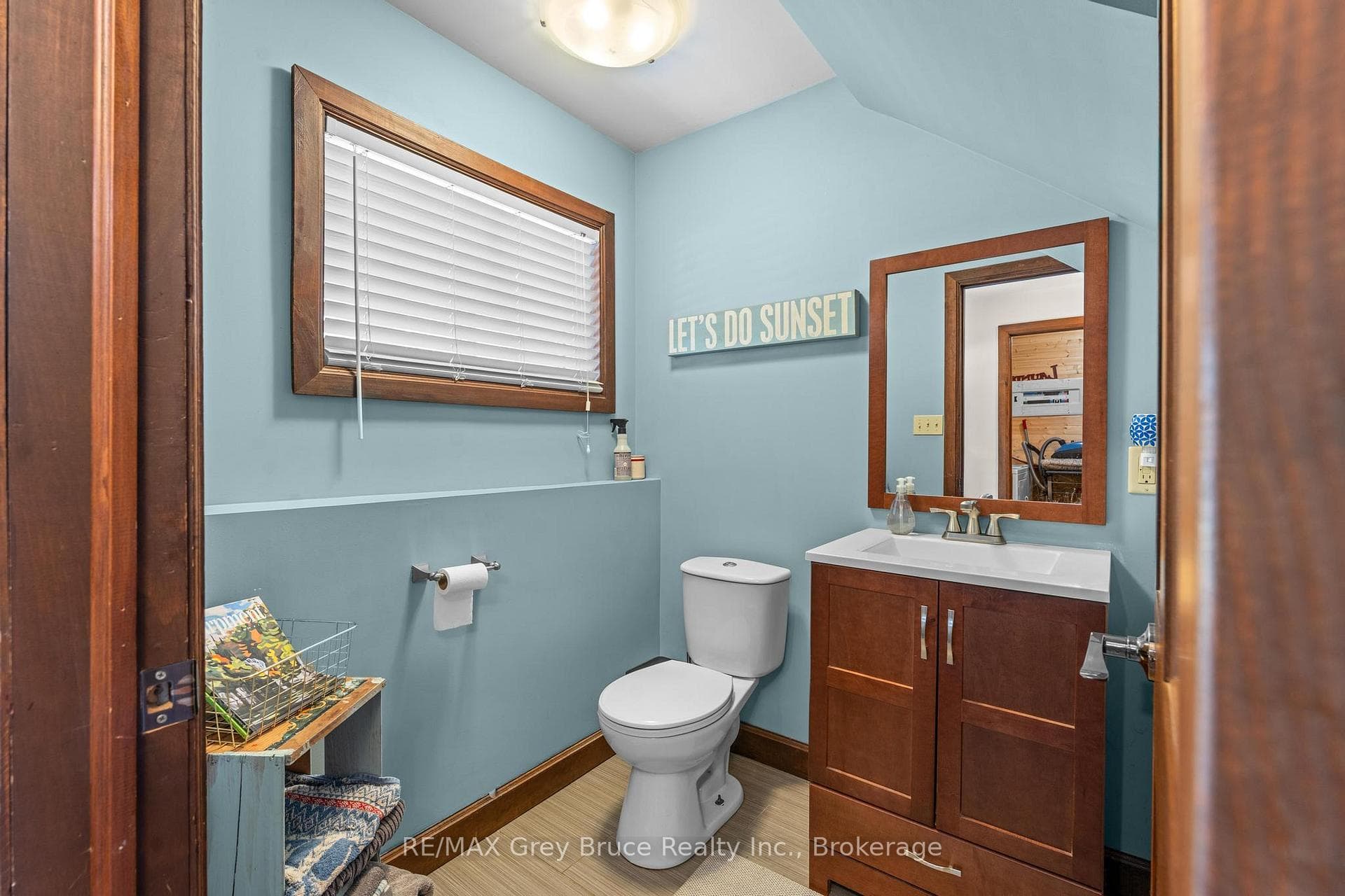1535 15 Side Road photo 13