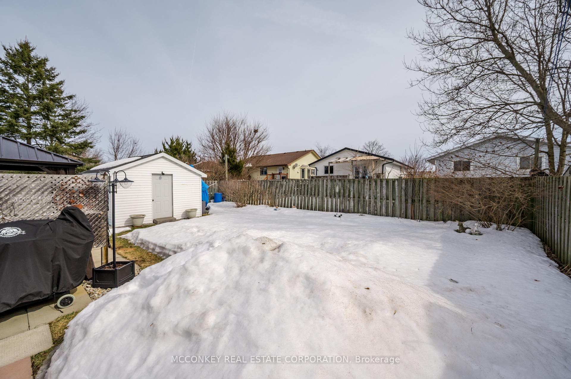 217 MIDDLEFIELD Road photo 31