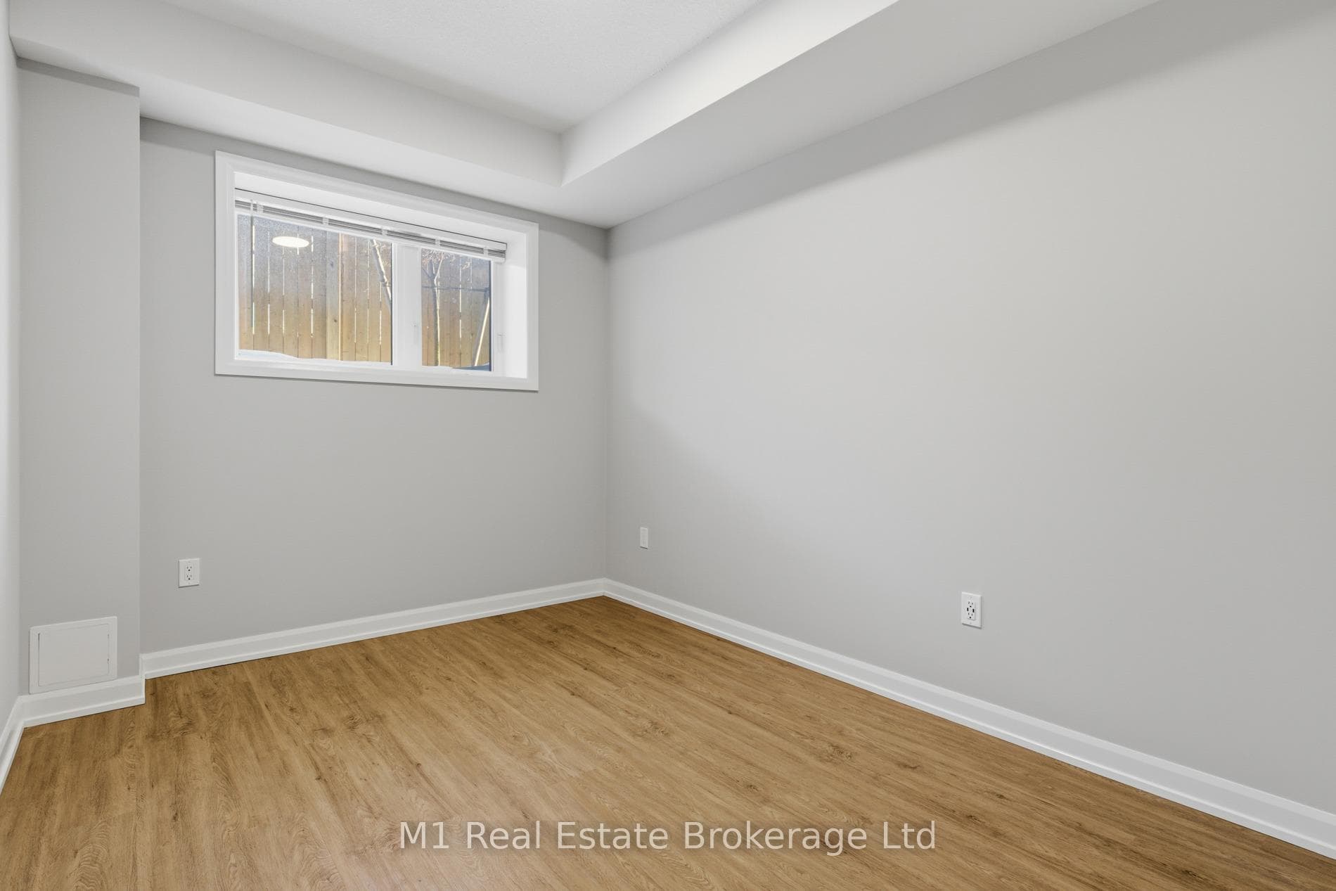 708 Woolwich Street Unit 116 photo 21