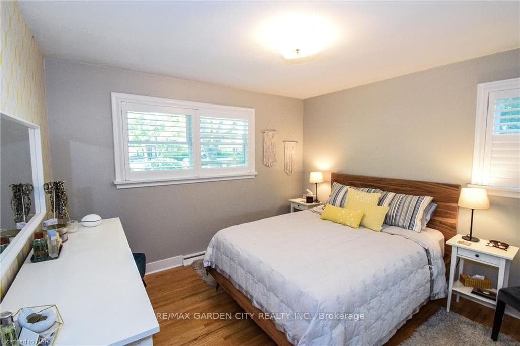 15 Spring Garden Boulevard photo 18