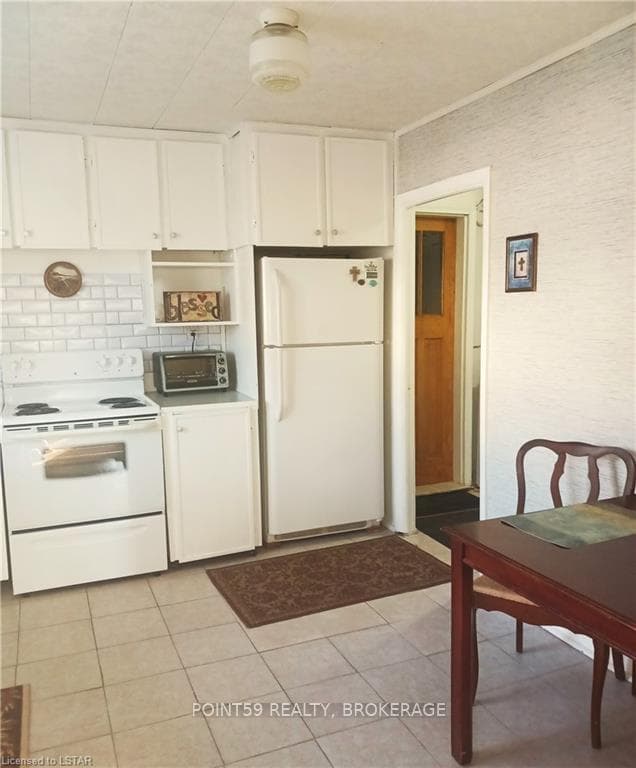 209 JOHN Street photo 4