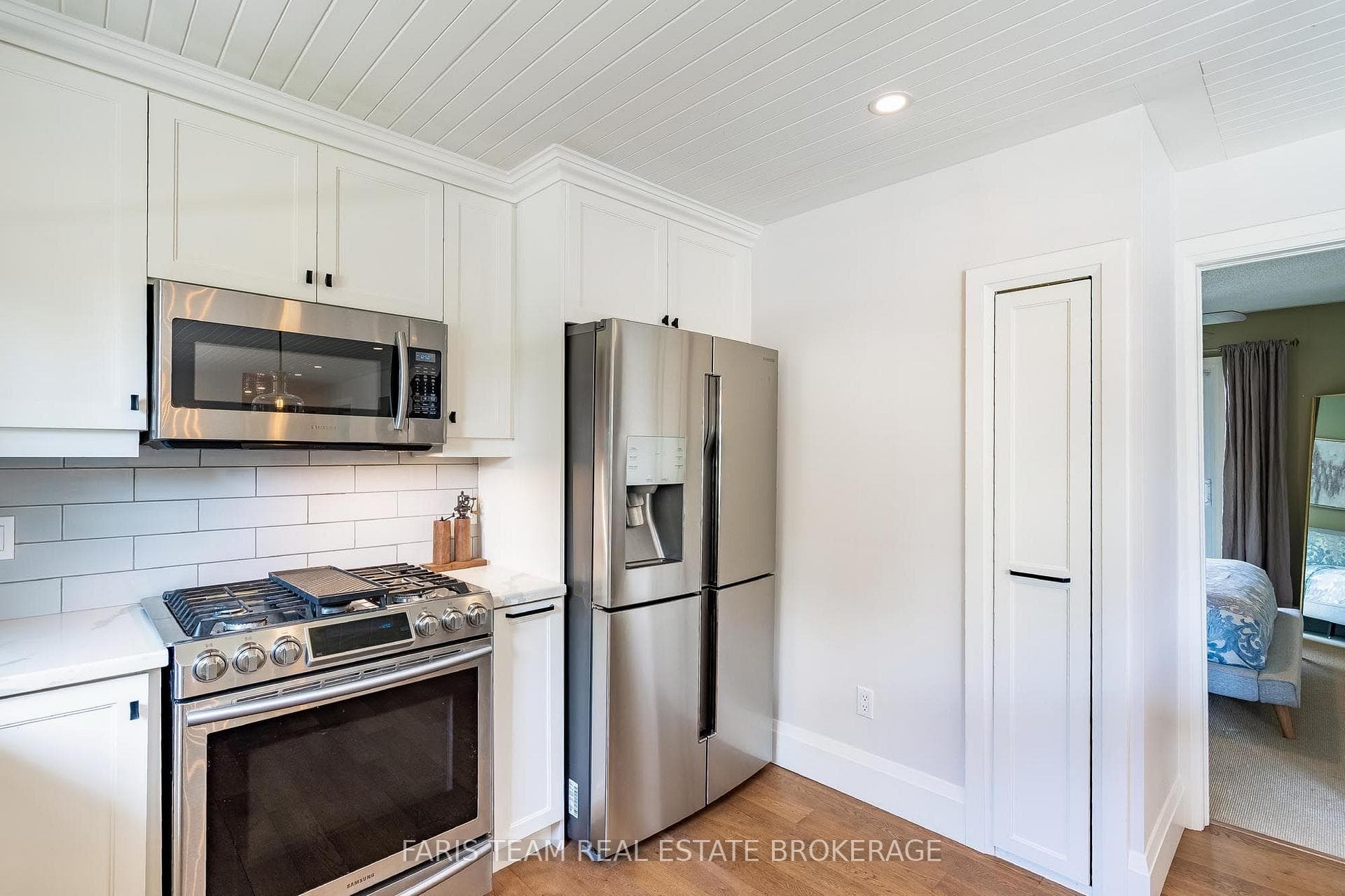 27 Poplar Crescent photo 7