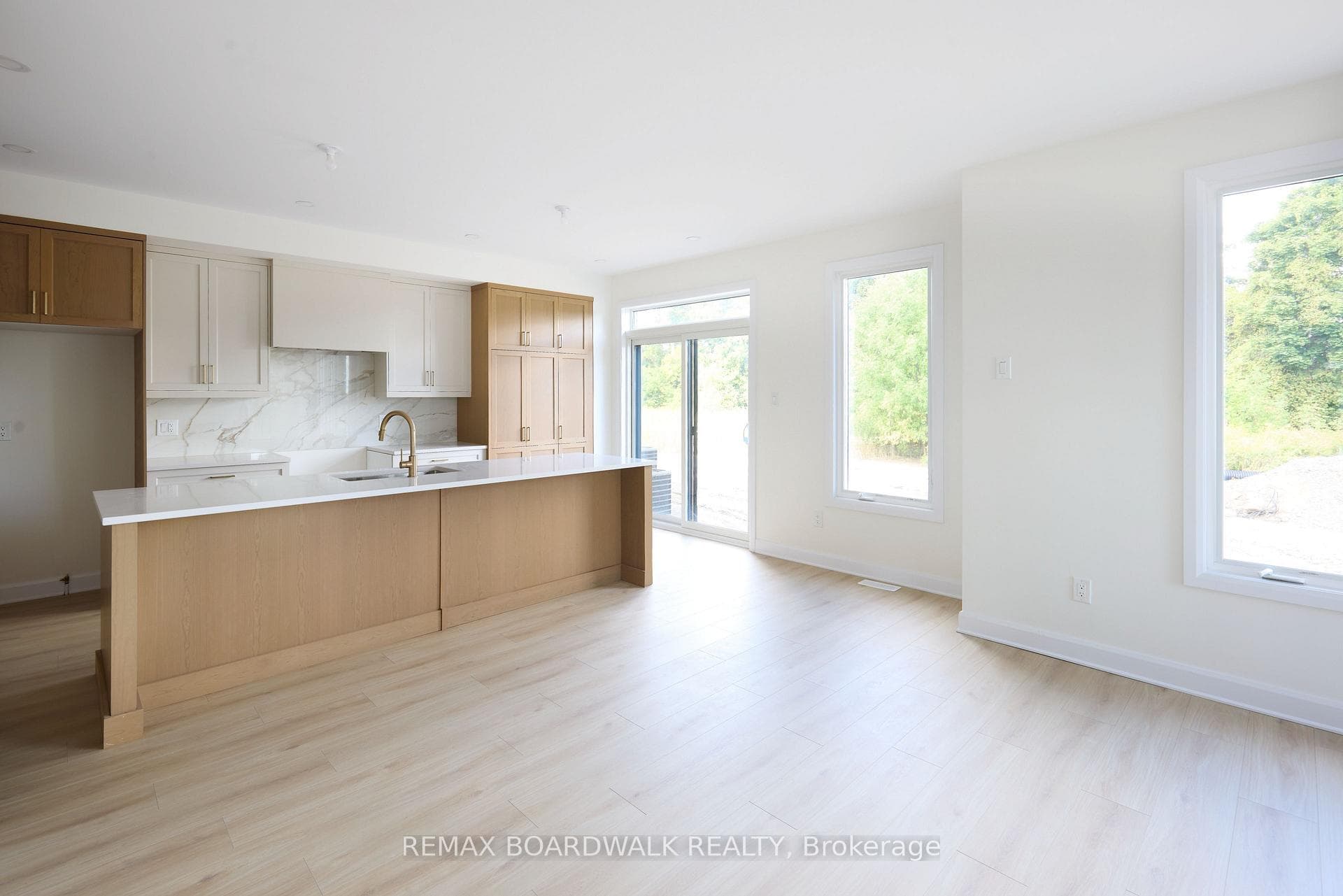 724 Kenny Gordon Avenue photo 11