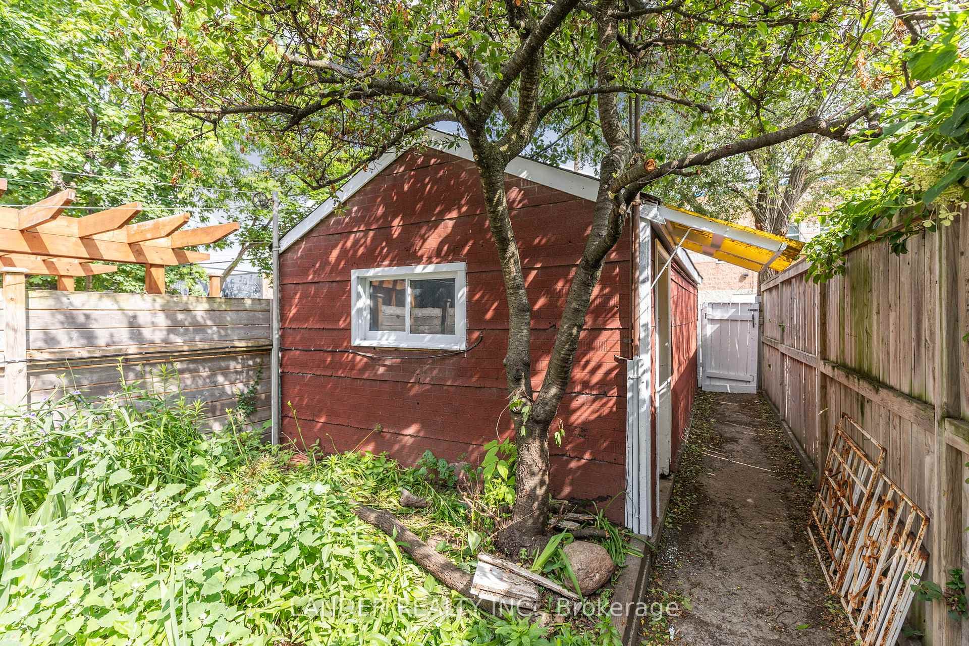98 Chatham Avenue photo 28