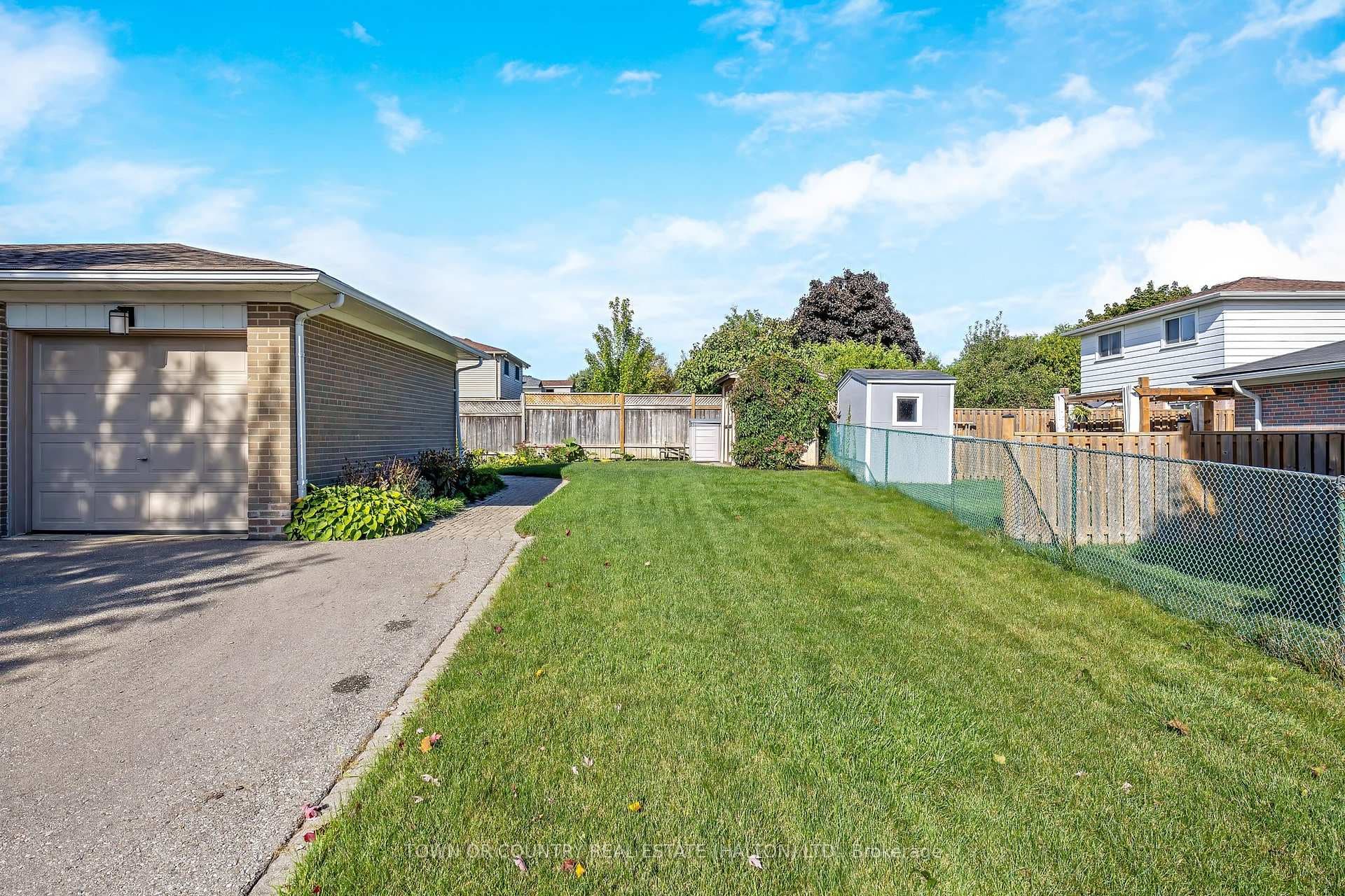 4 Stockman Crescent photo 21