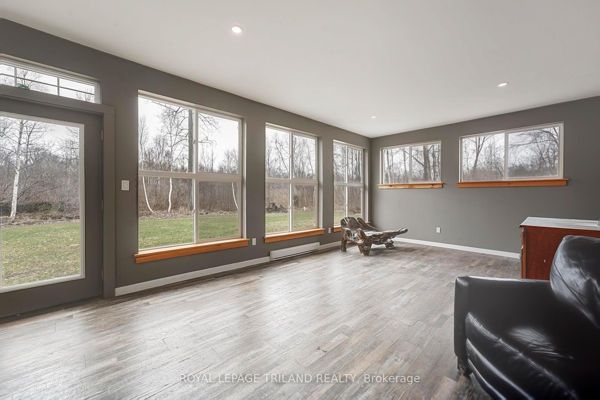6043 FRANKS Road photo 11