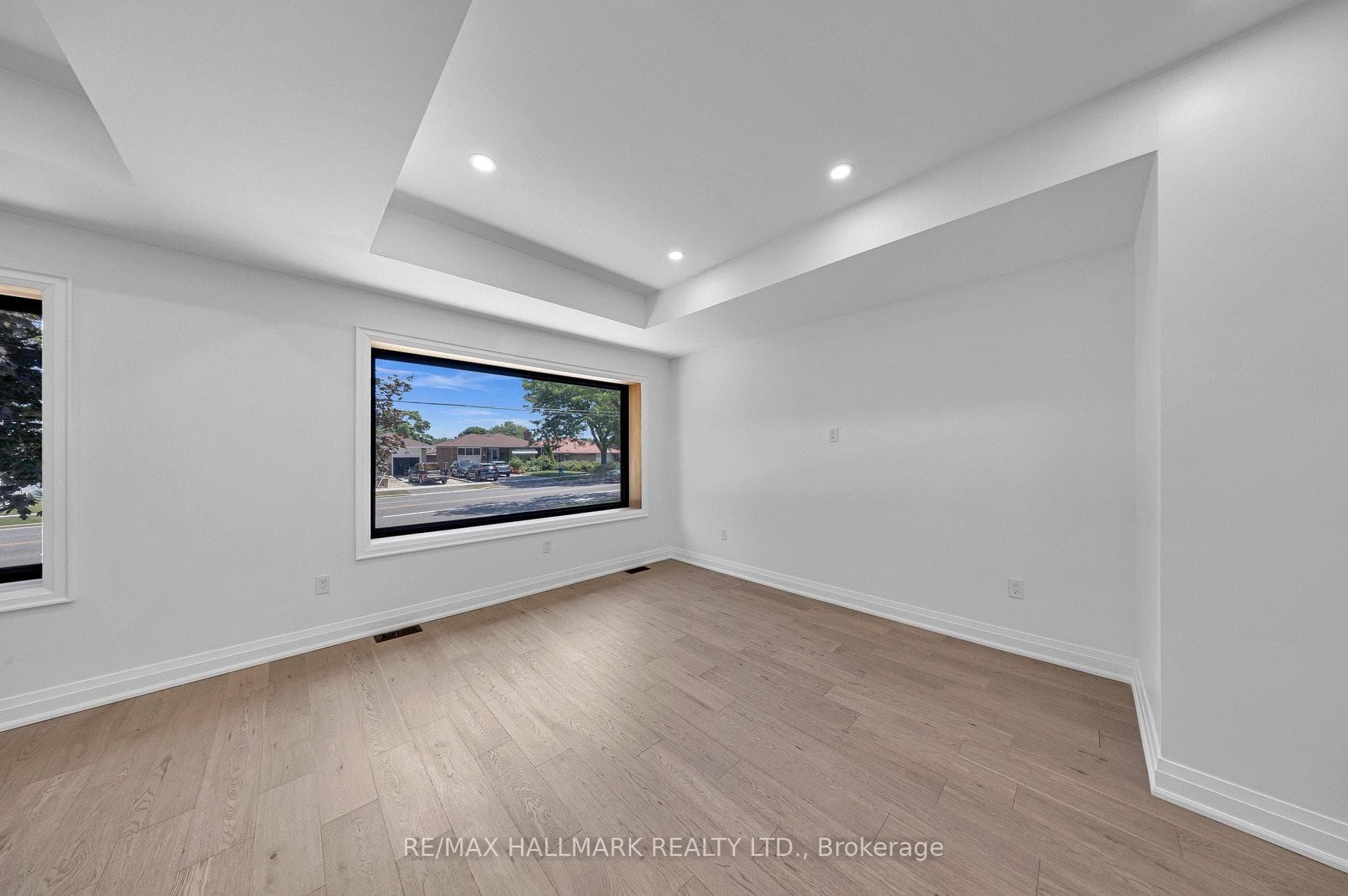 978 Midland Avenue photo 12