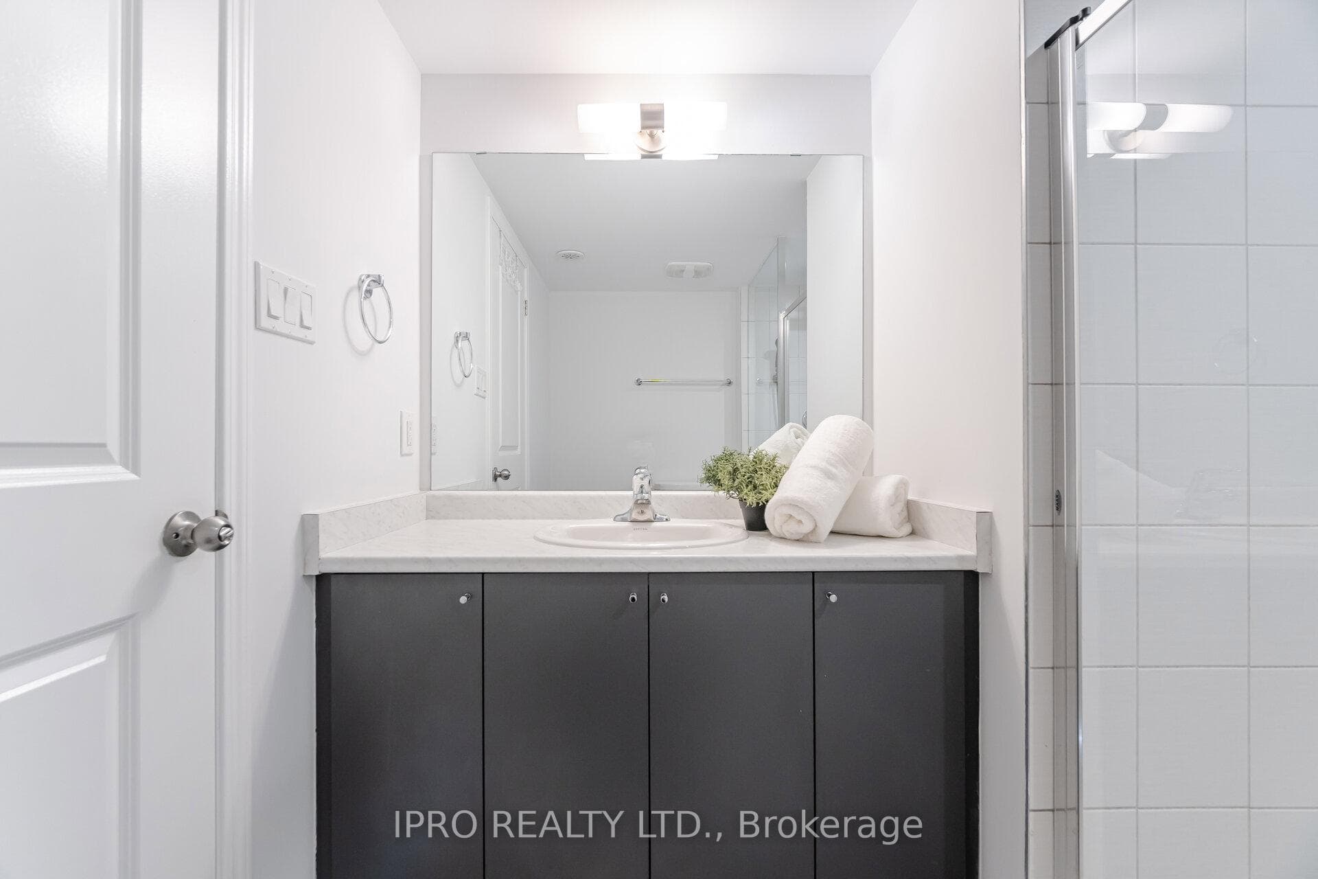 1150 Stroud Lane Unit 4 photo 24