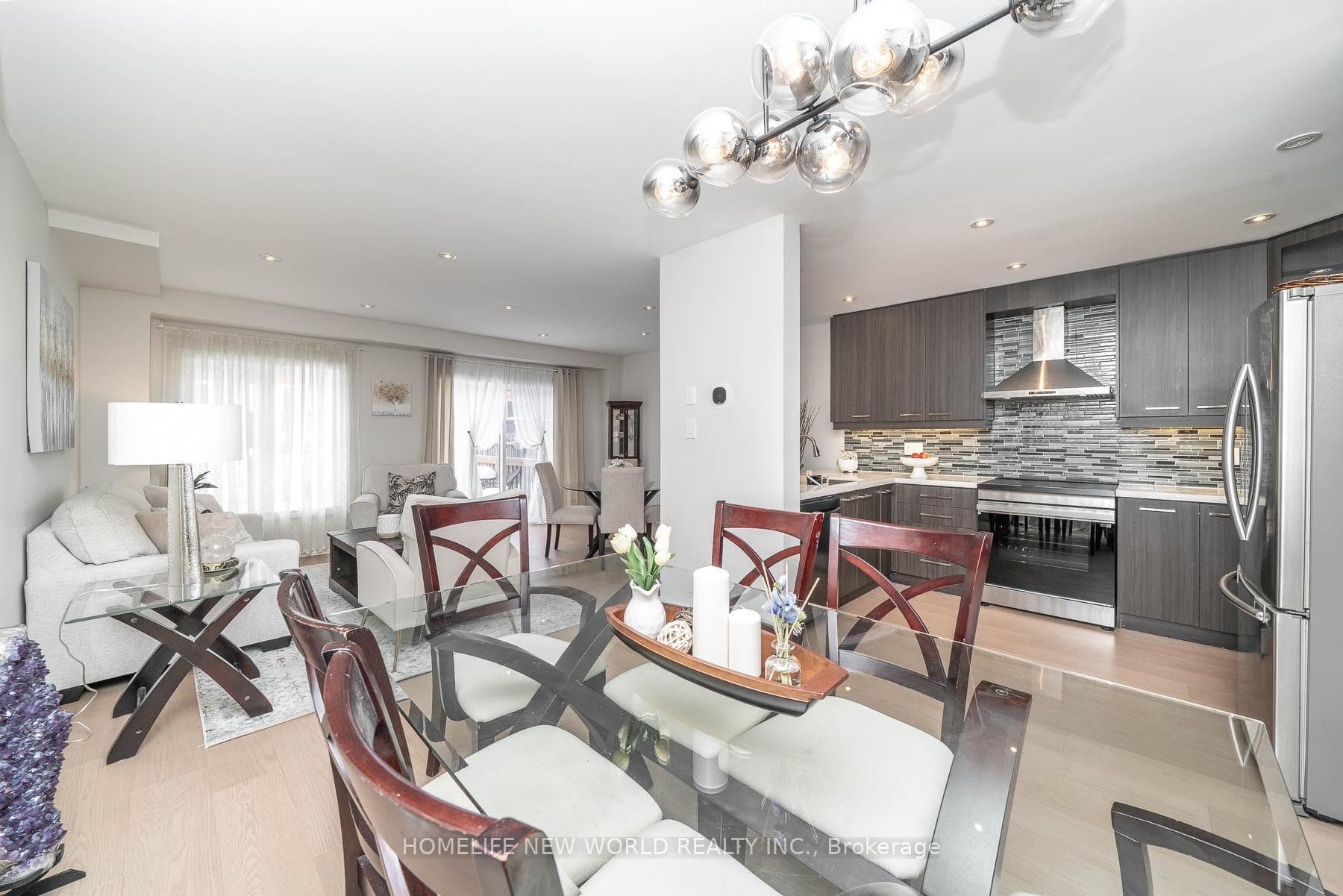 24 Christephen Crescent photo 12