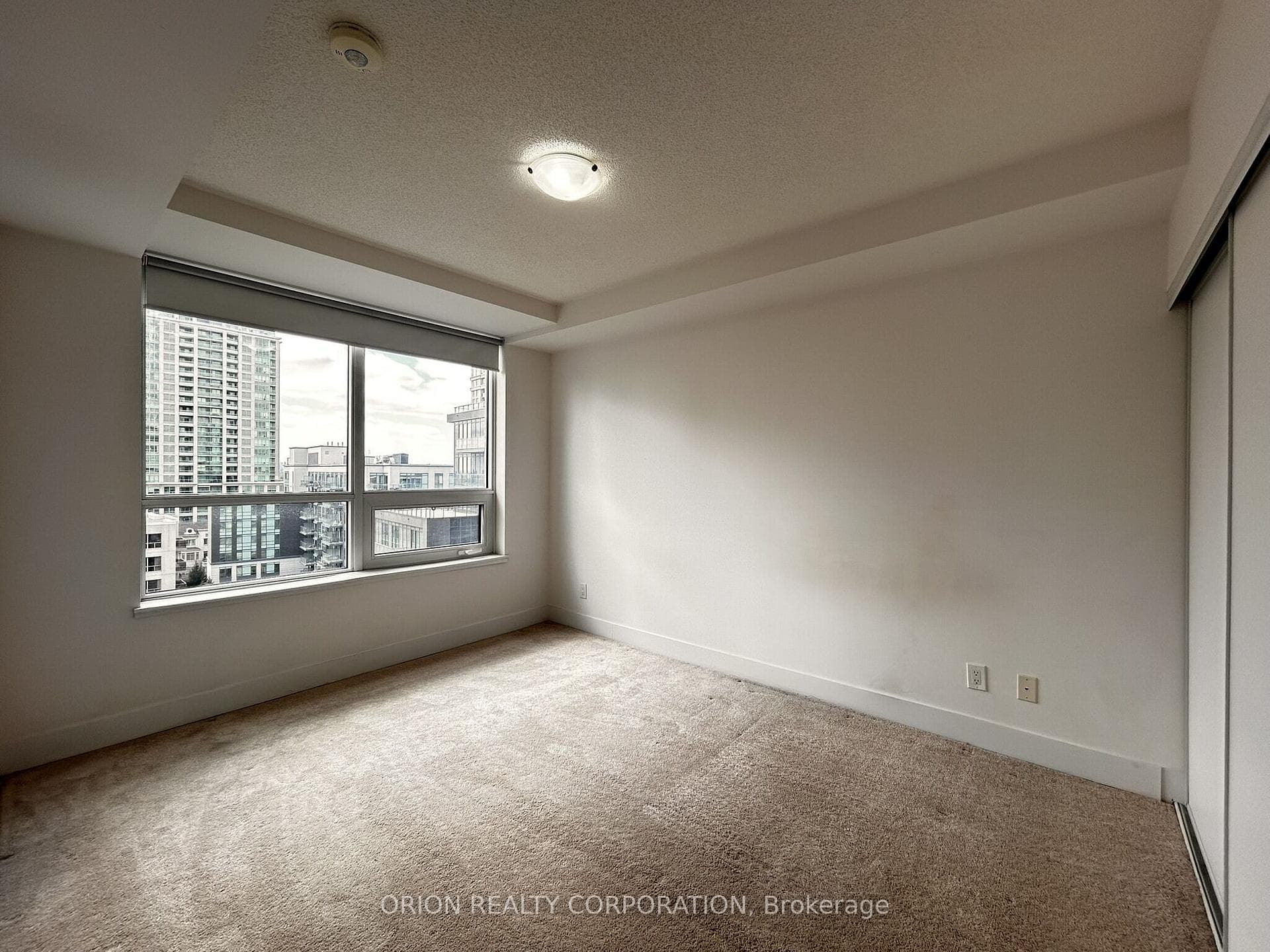 7 Kenaston Gardens Unit 819 photo 28