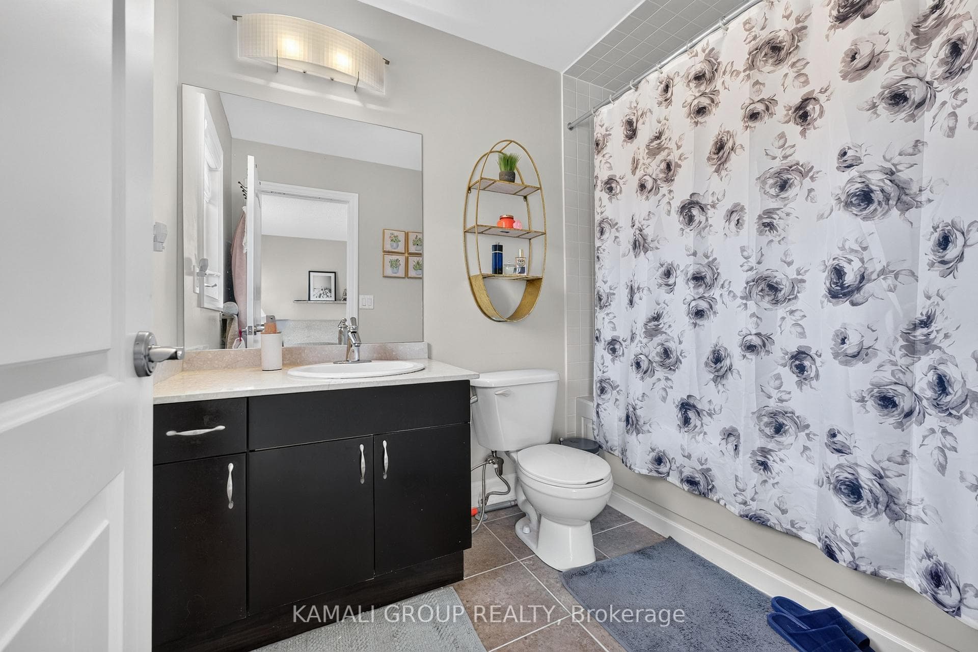 4 Pc Ensuite