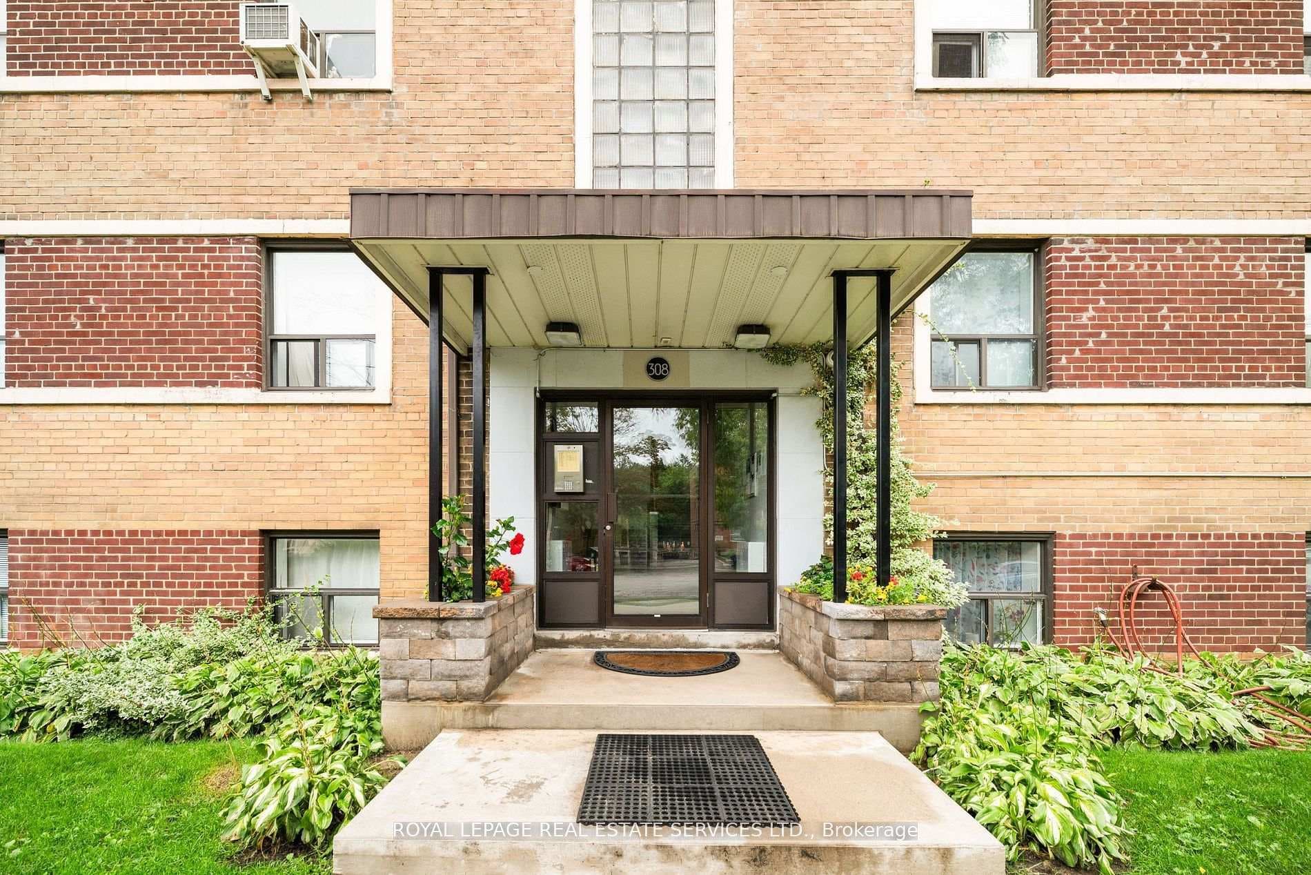 308 The Kingsway N/A Unit 110 photo 8
