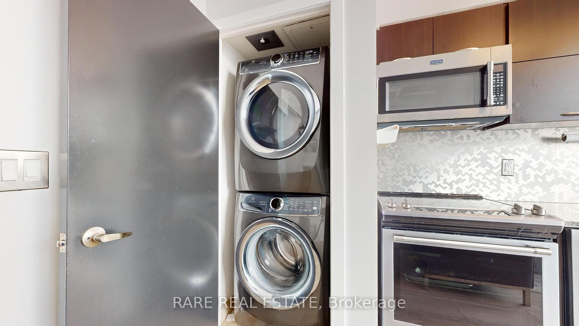 38 Joe Shuster Way Unit 2201 photo 18