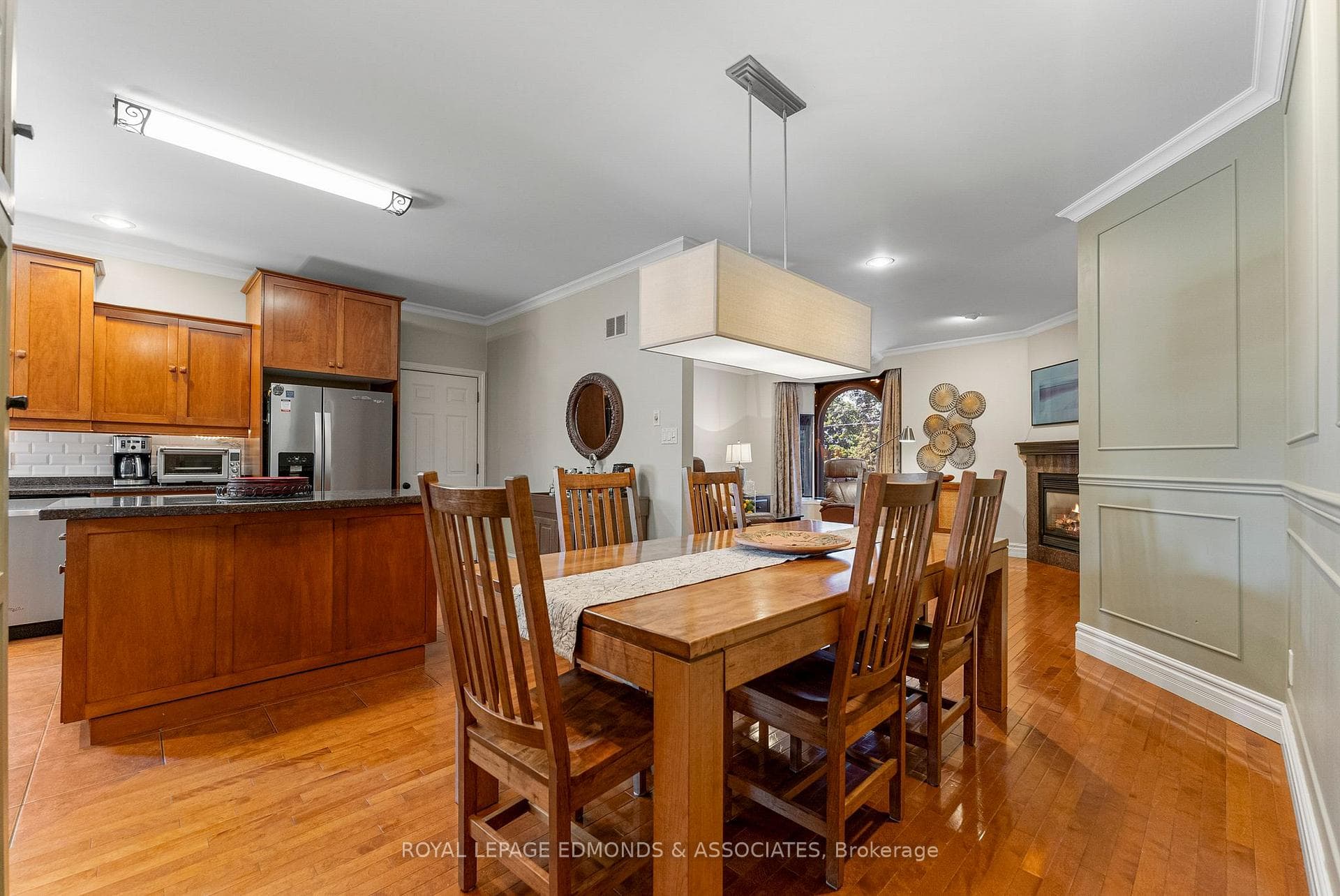 619 Cecelia Street photo 11