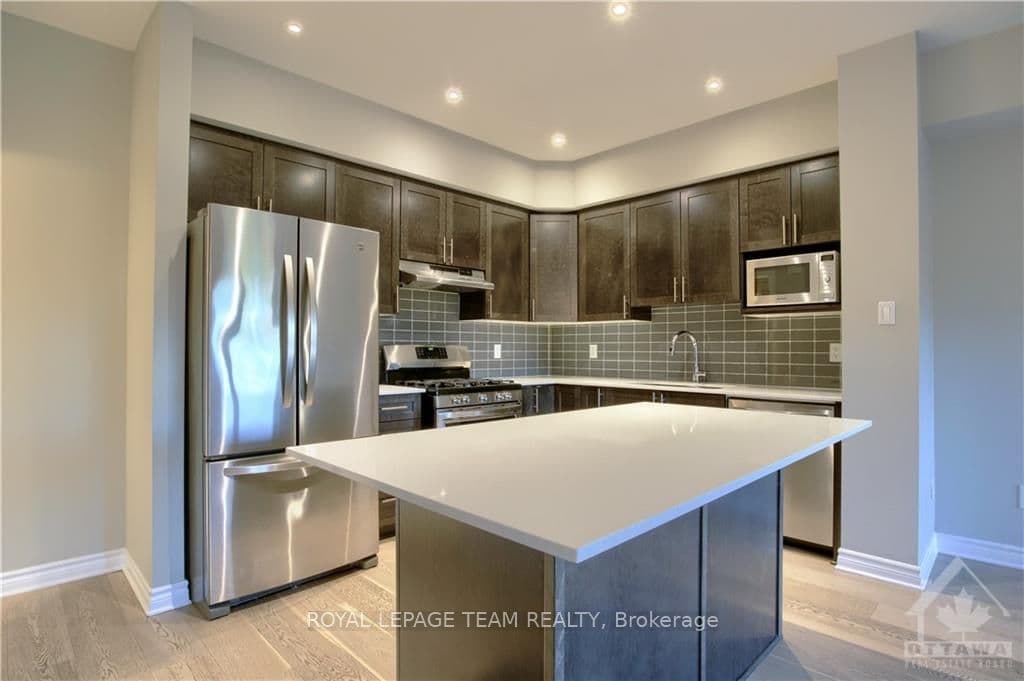 220 LEATHER LEAF Terrace photo 6