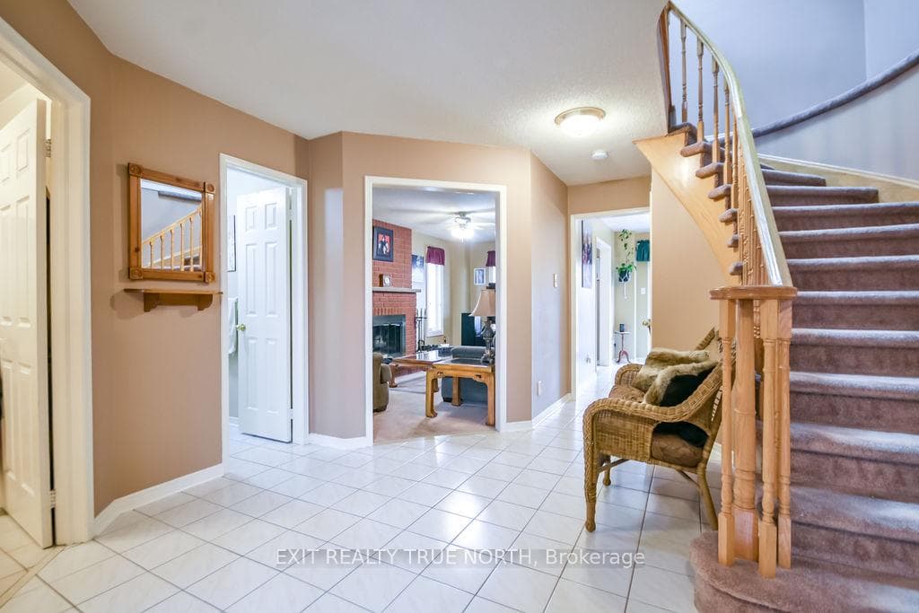 53 Etherington Crescent photo 6