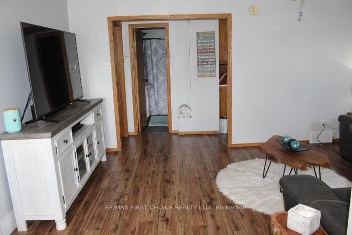 1507 Gore Street photo 4