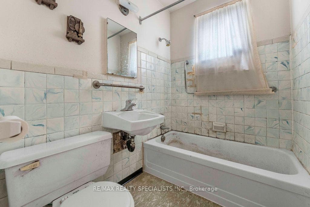 122 Cordella Avenue photo 18
