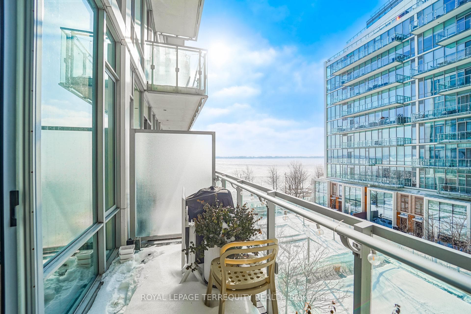 29 Queens Quay N/A Unit 410 photo 26