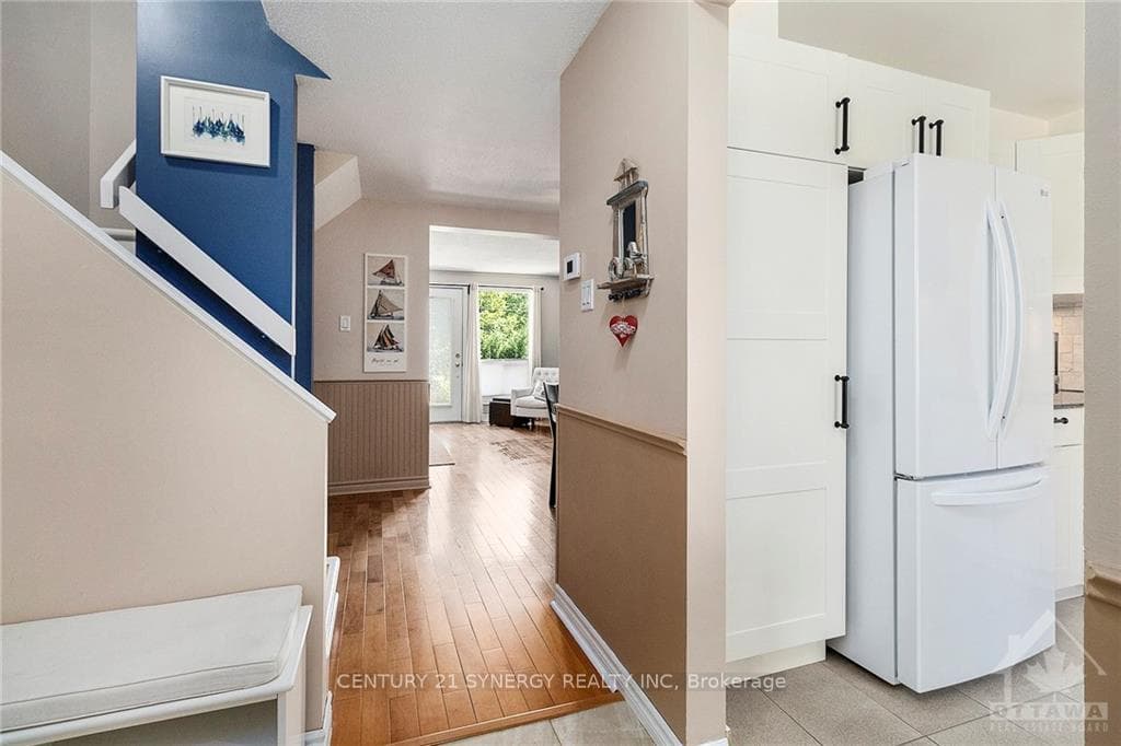 2043 STONEHENGE Crescent photo 5