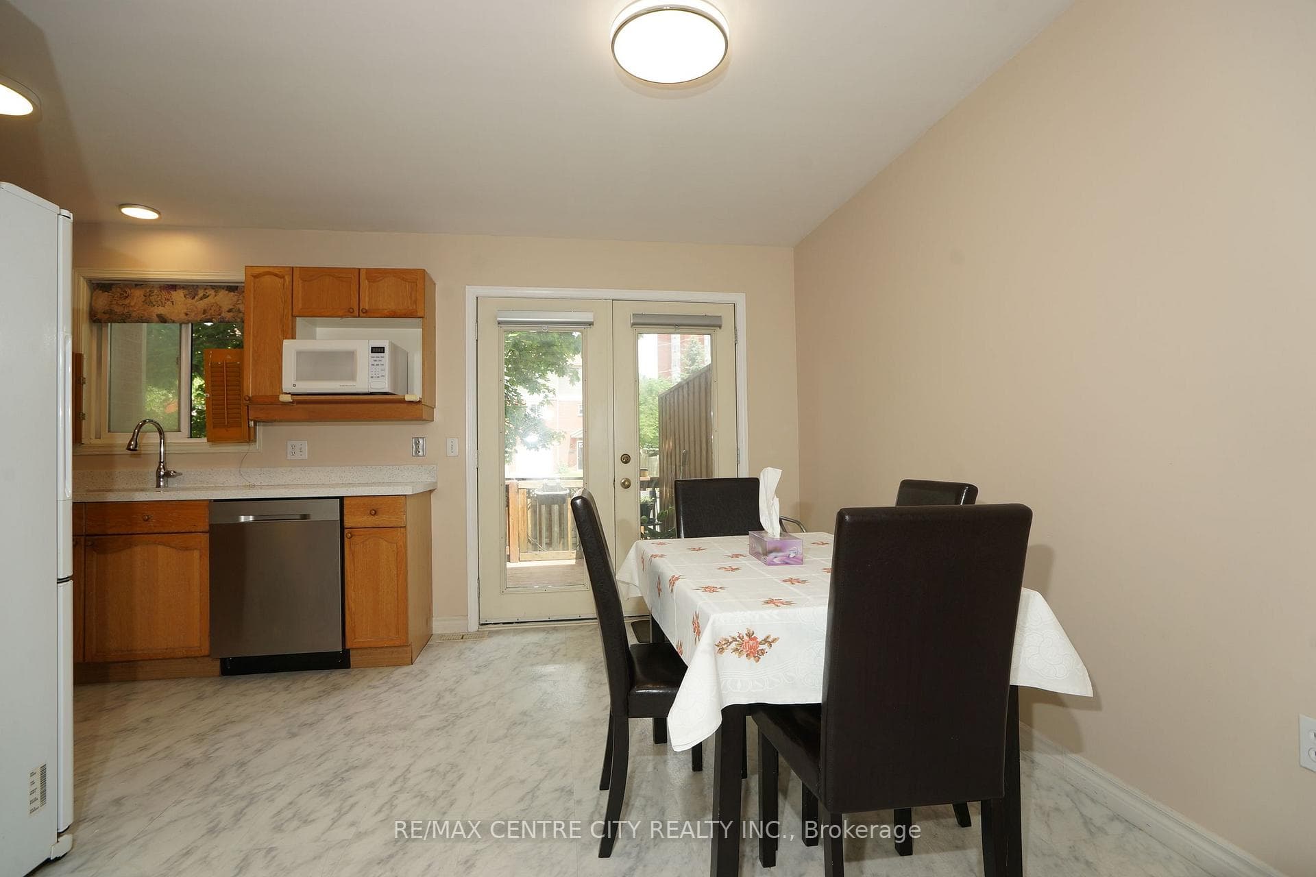 50 Chapman Court Unit 8 photo 8