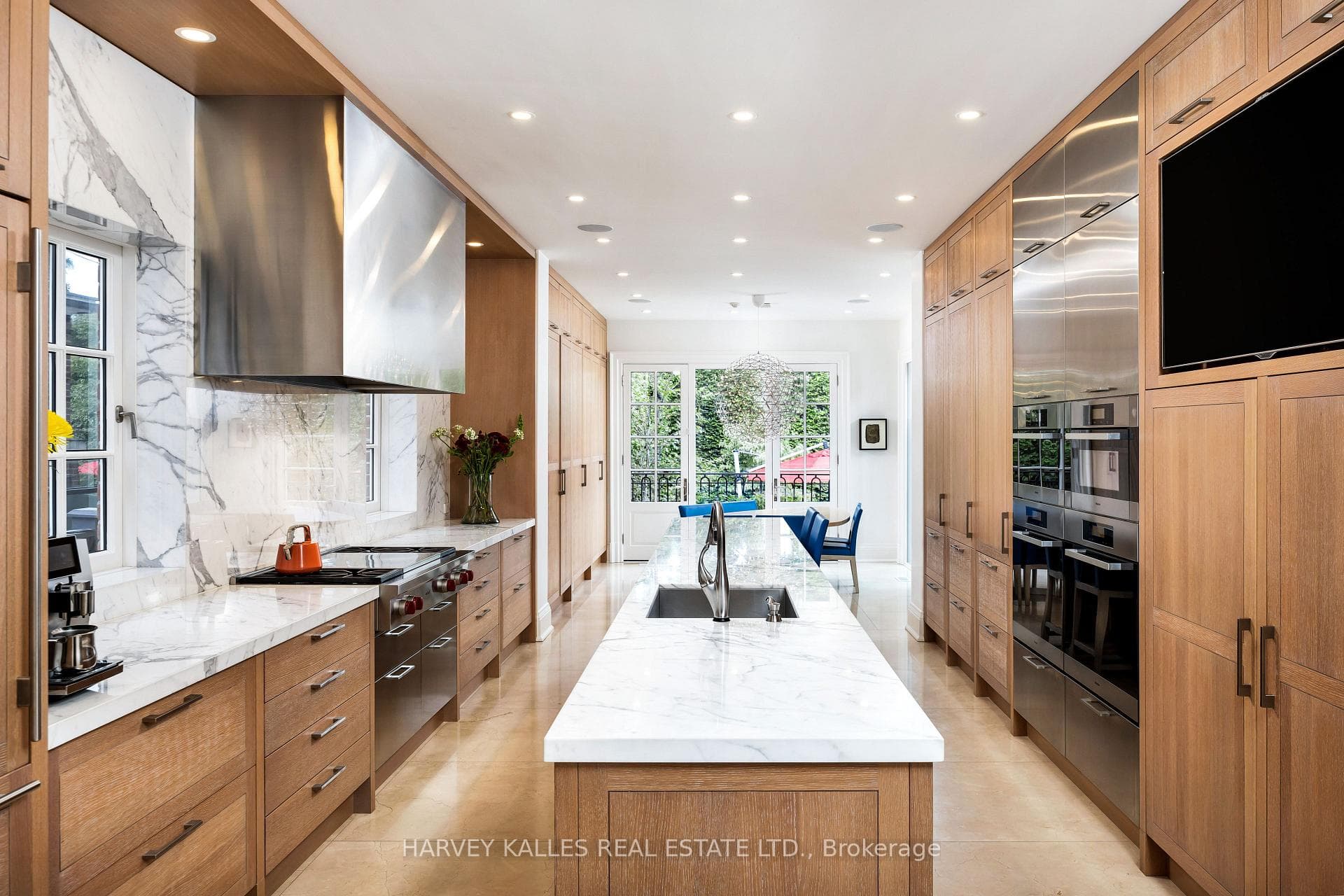 297 Russell Hill Road photo 17