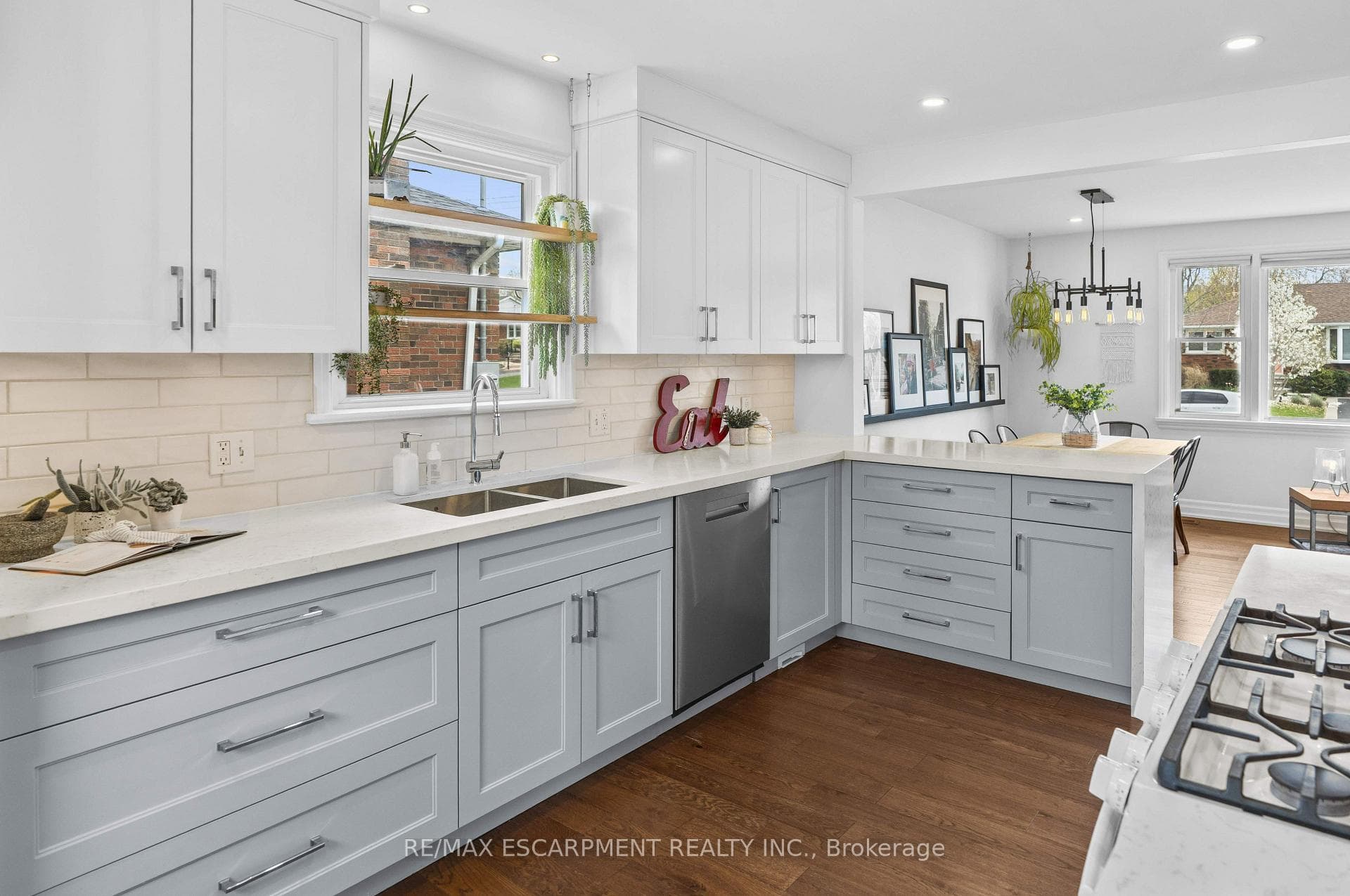 Loads of Counter Space