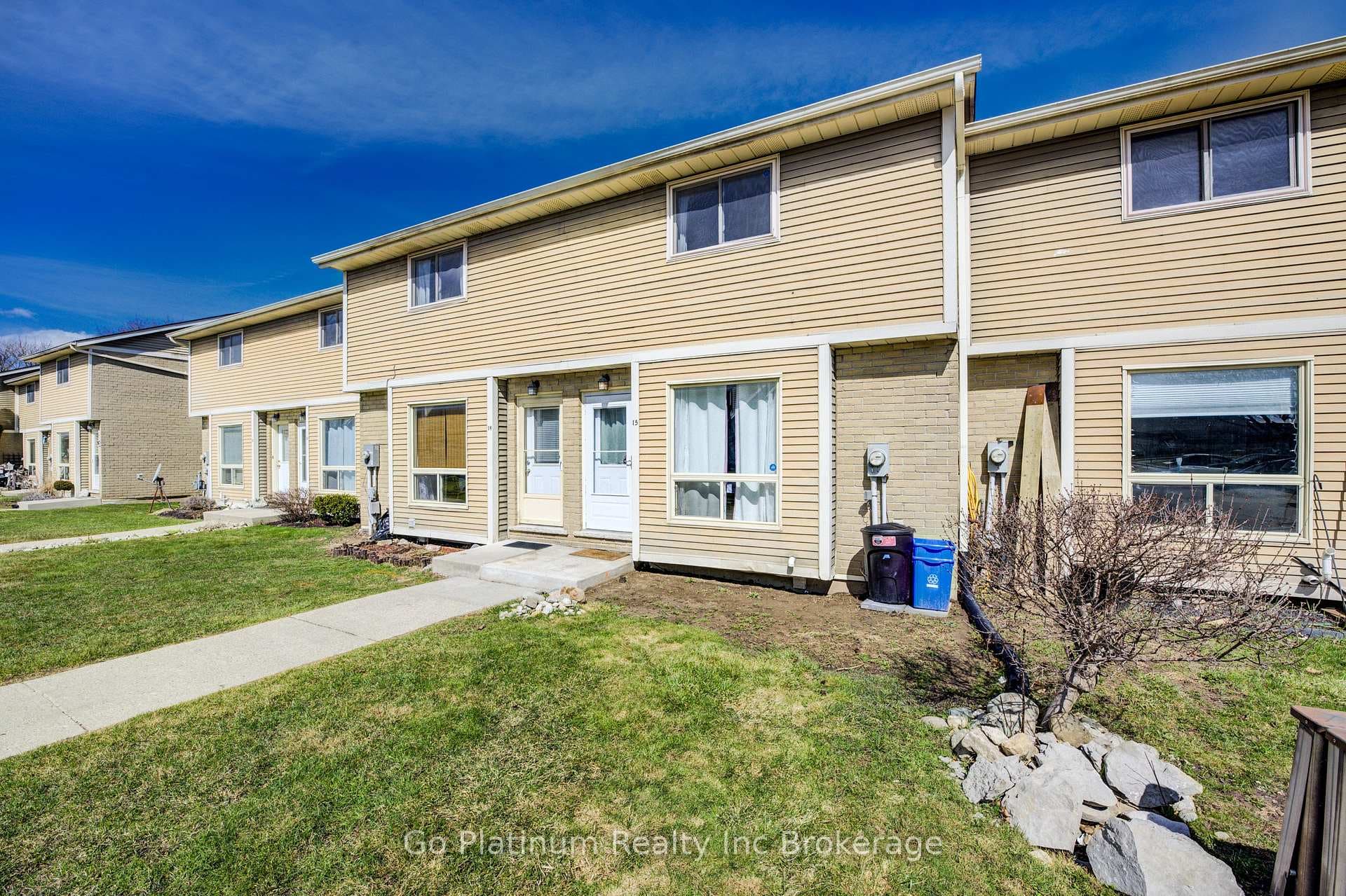 871 Parkinson Road Unit 15 photo 1