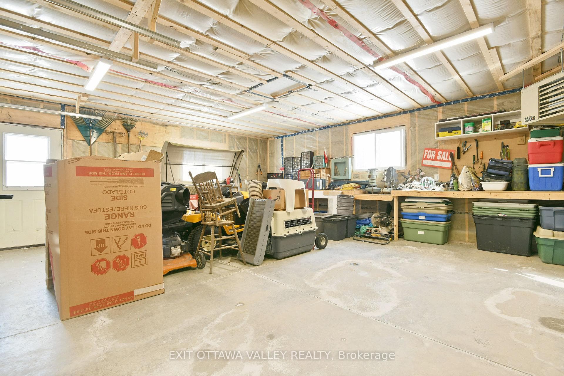 Lots of storage here!