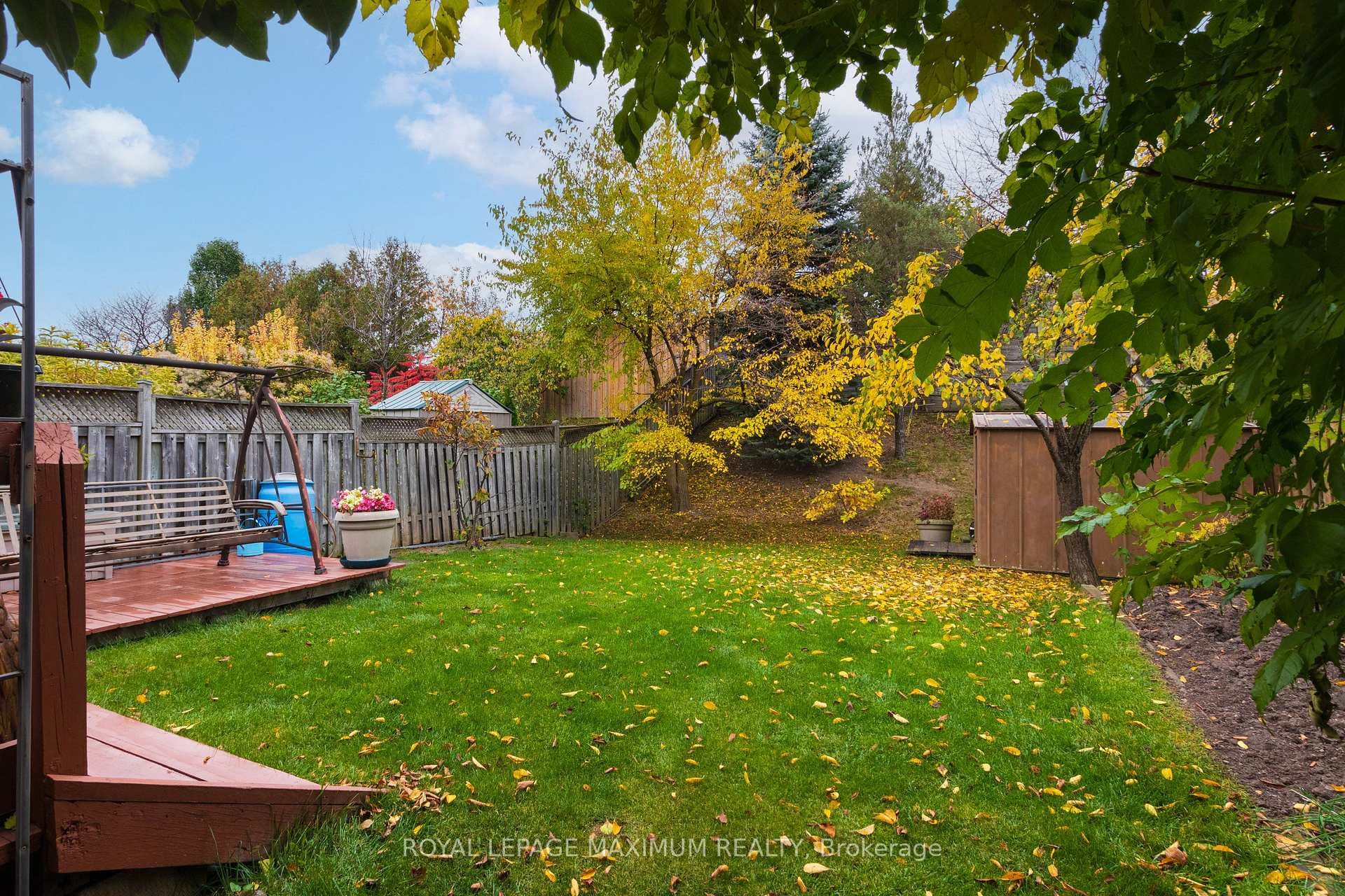 3214 Pilcom Crescent photo 35