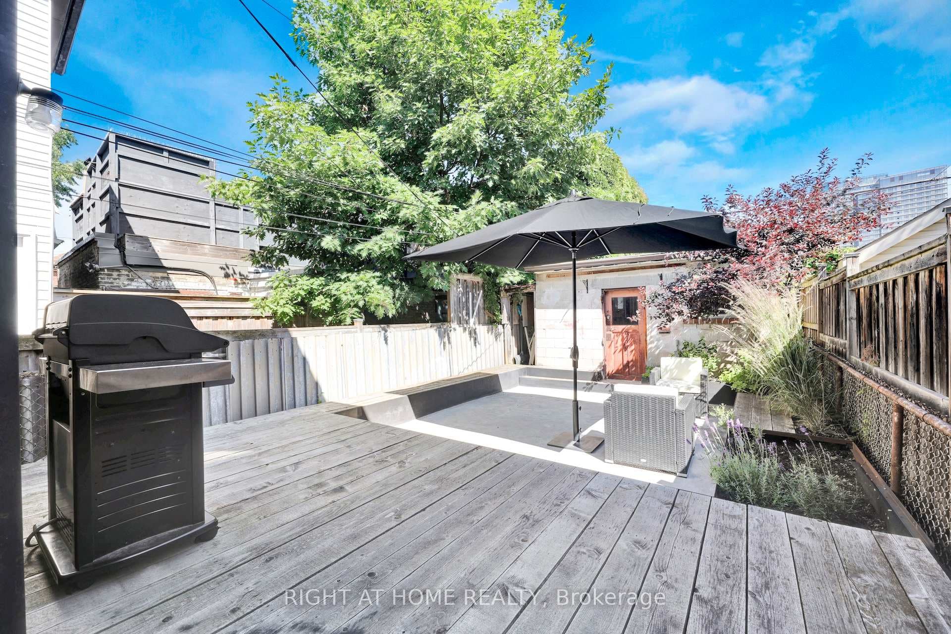 130 Armstrong Avenue photo 29