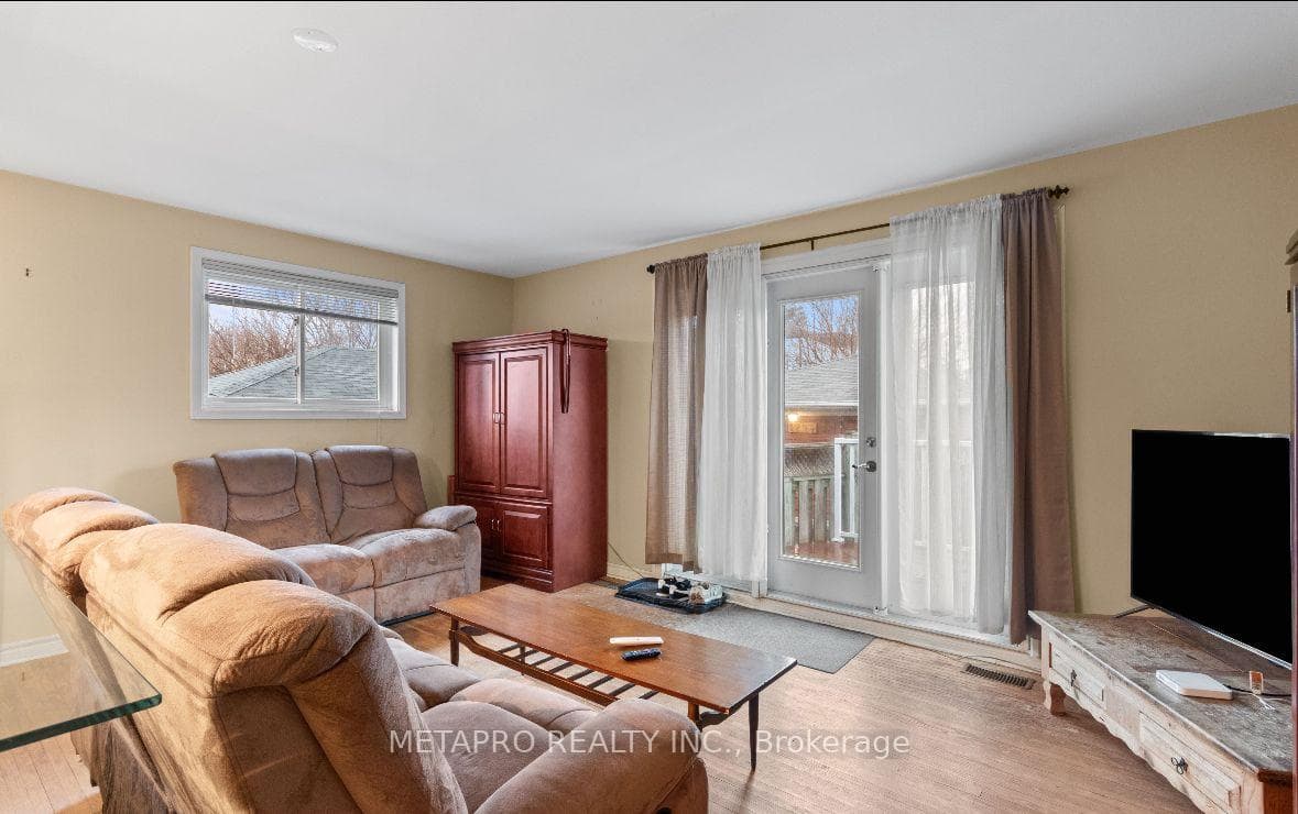 1294 Pinegrove Road photo 5