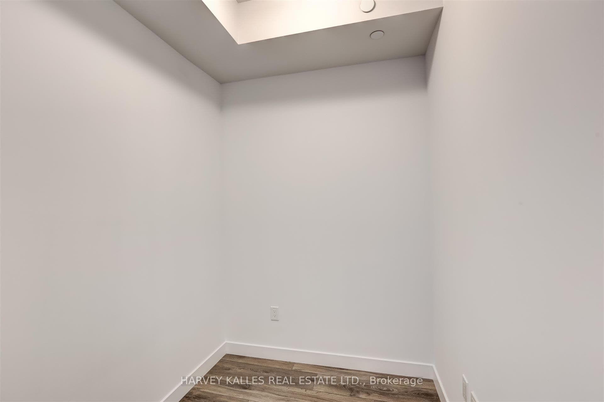 8 Eglinton Avenue Unit 5209 photo 23