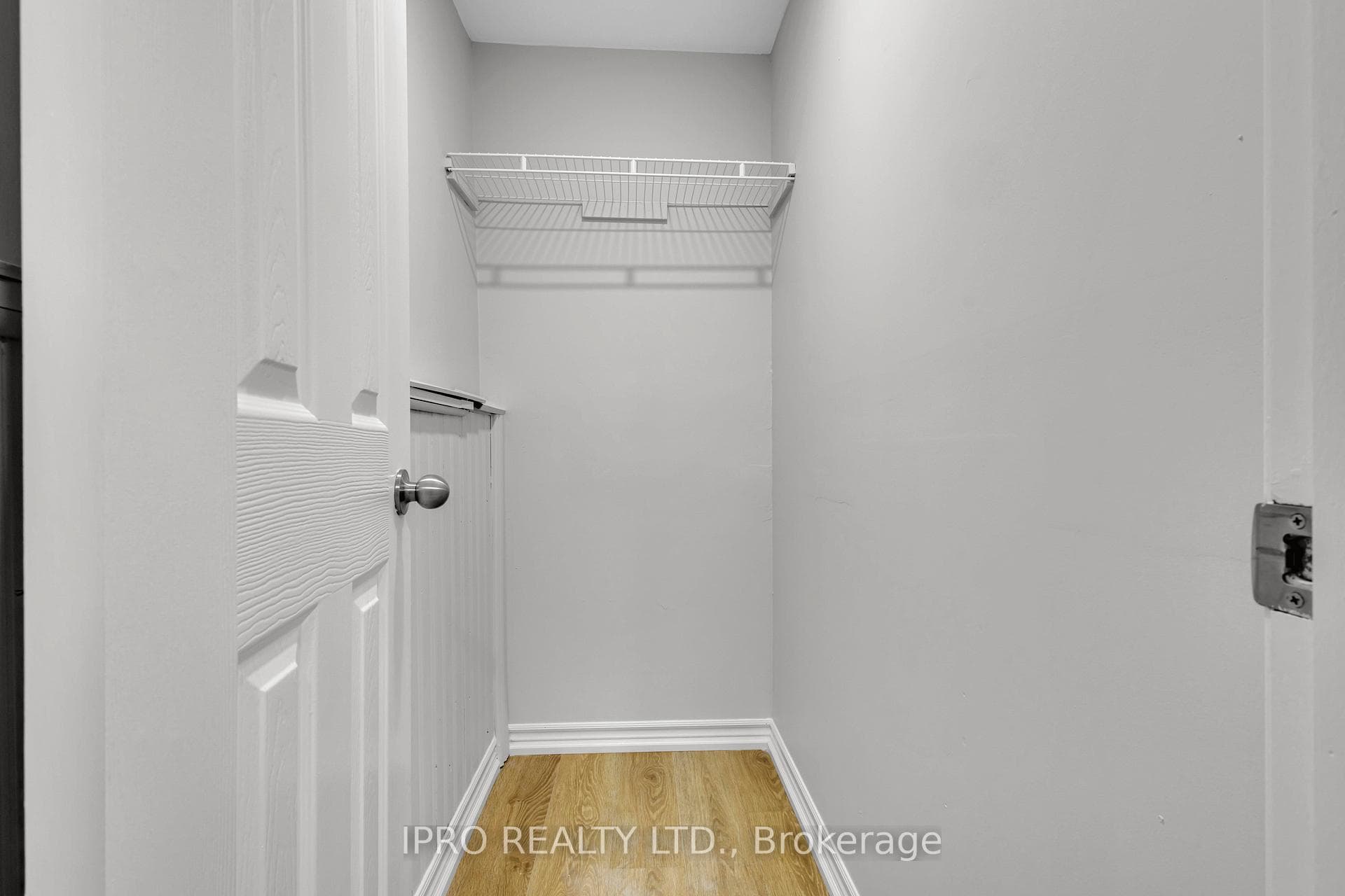 152 Erinbrook Drive photo 35