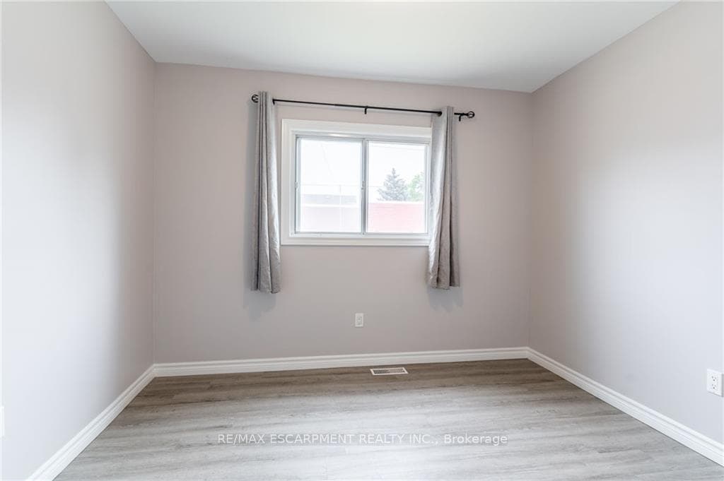 135 Mcanulty Boulevard photo 27