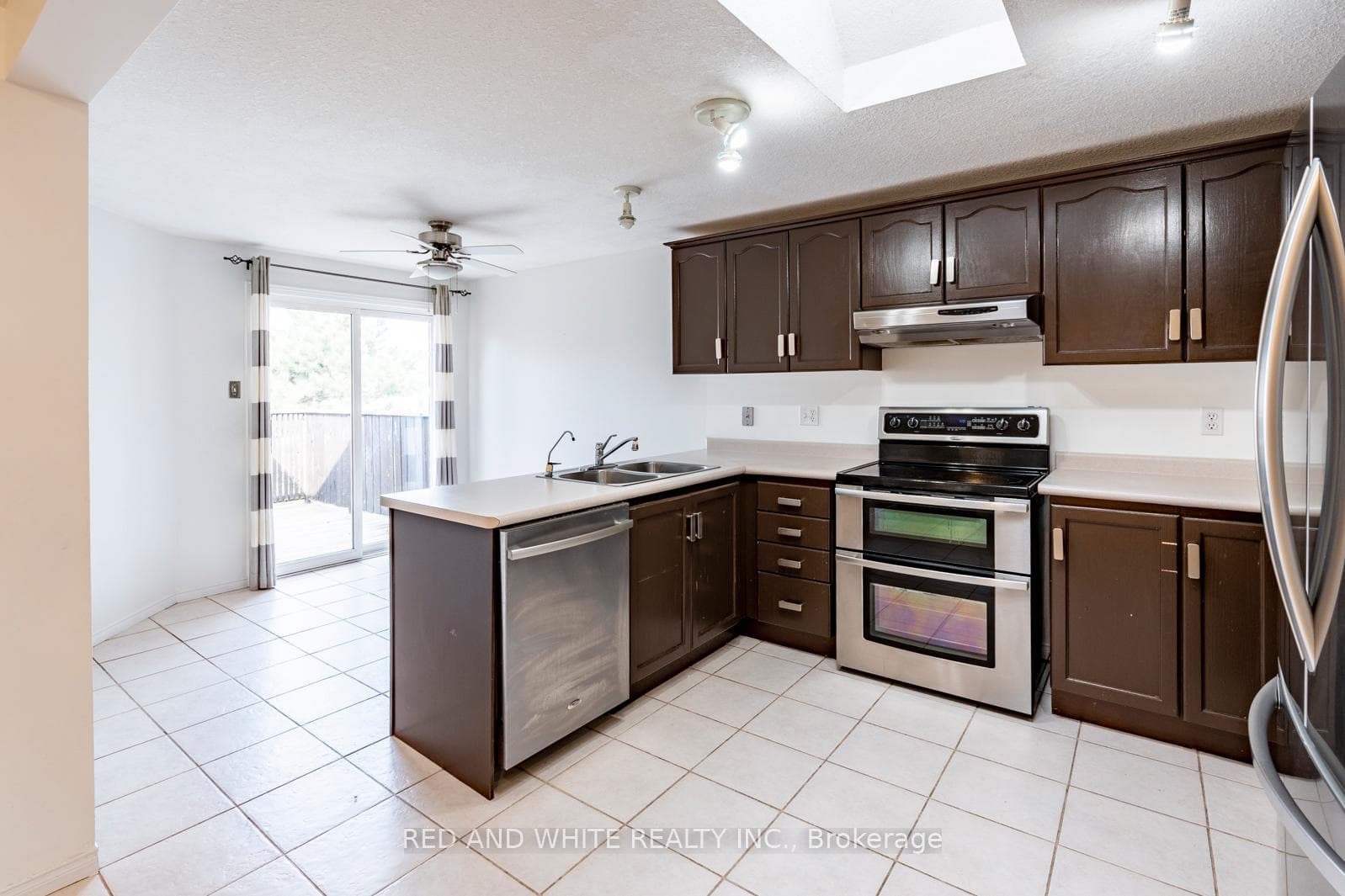 79 Munroe Crescent Unit UPPER photo 10