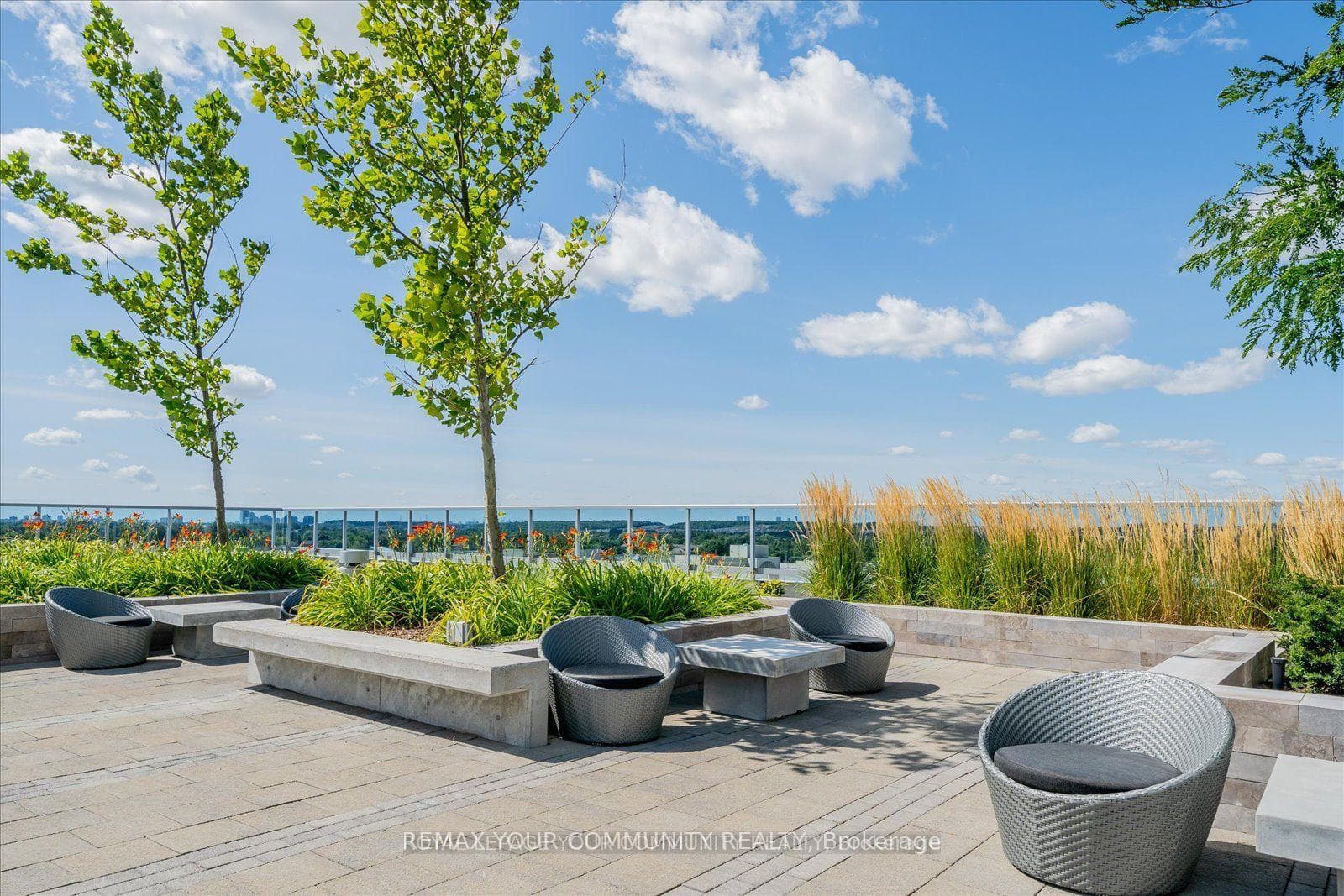 9471 Yonge Street Unit 230 photo 33