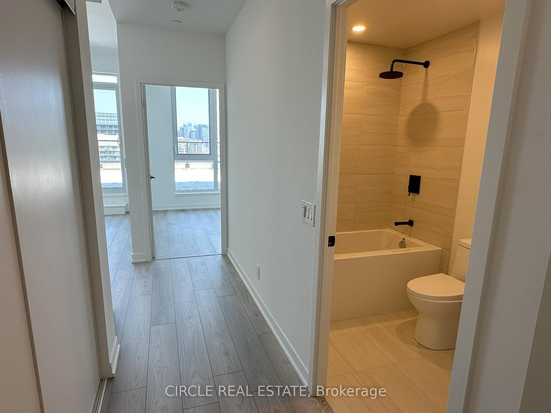 1182 King Street Unit 1207 photo 2