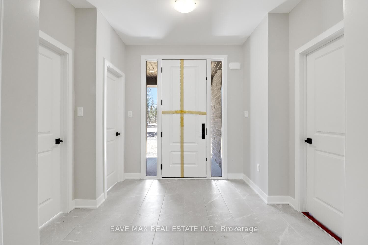 1045 Greensview Drive photo 8