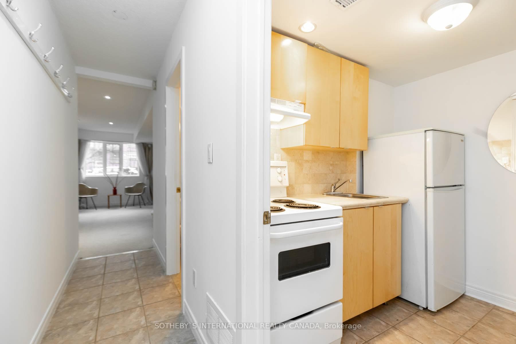 16 Natalie Place Unit B photo 13