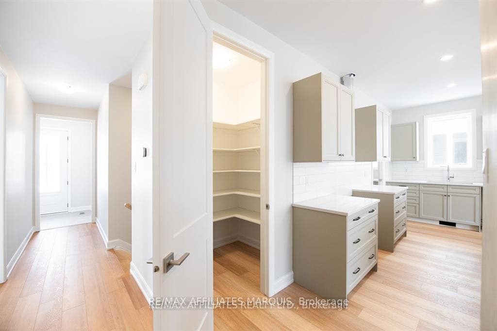 103 RABB Street photo 16