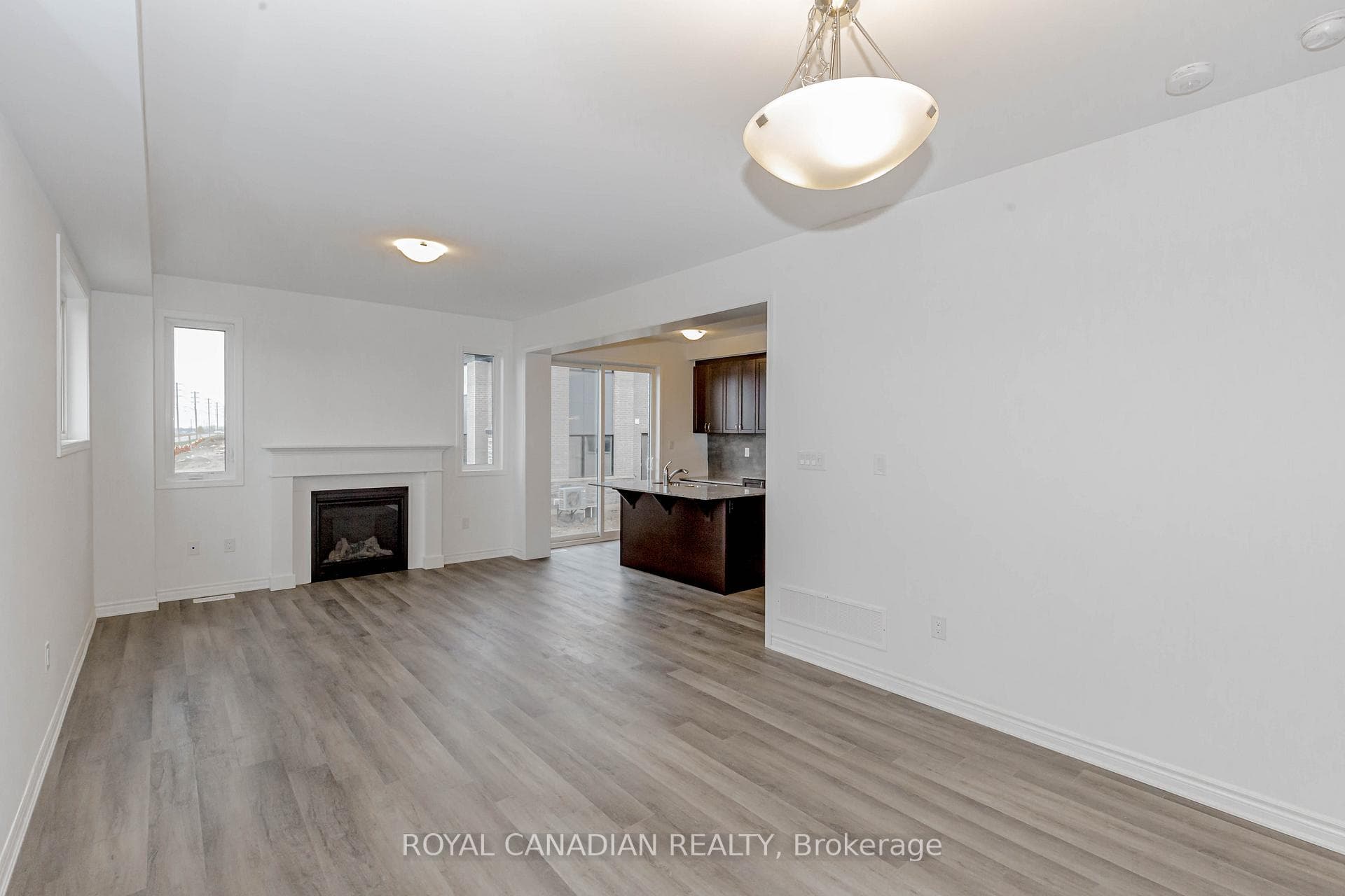 1856 Thames Circle photo 7