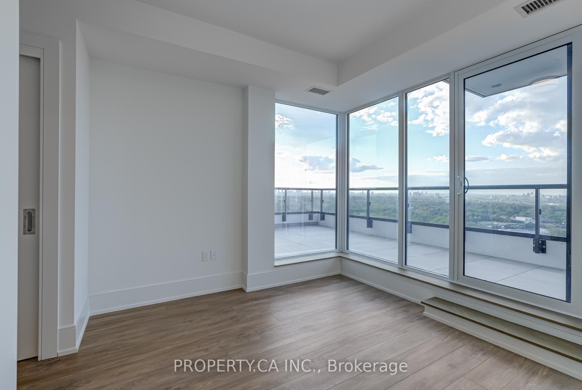 10 Inn On The Park Drive Unit 3003 photo 10