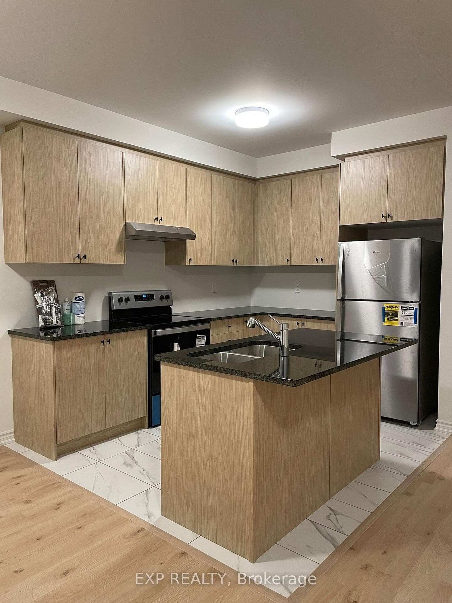 534 Worden Street photo 3