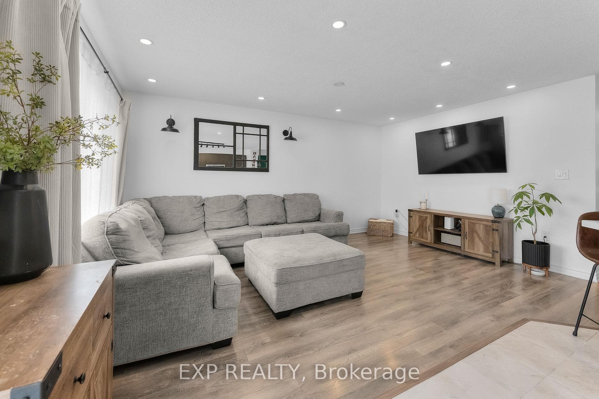 55 Hatt Court photo 14