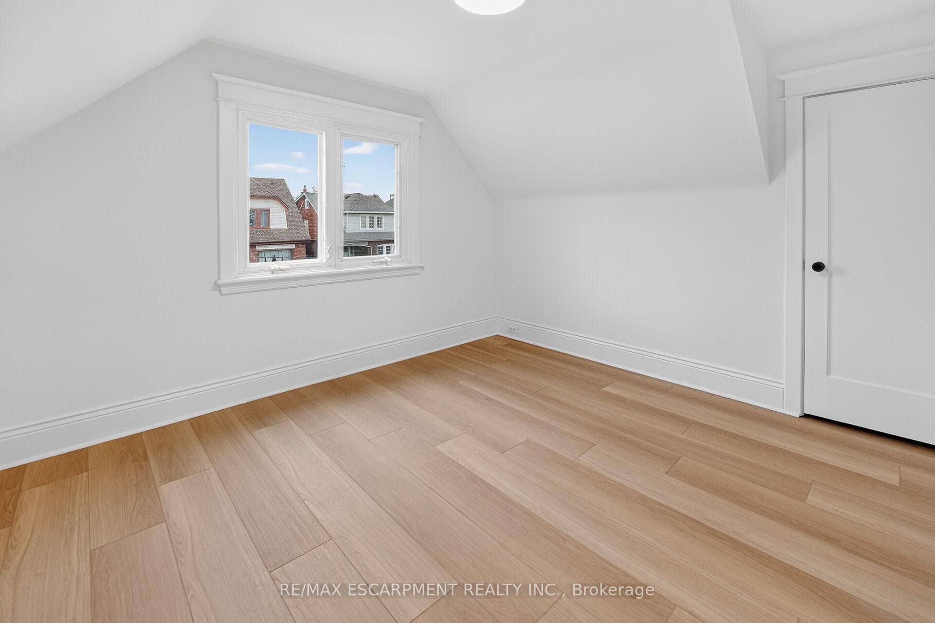 101 Houghton Avenue photo 19