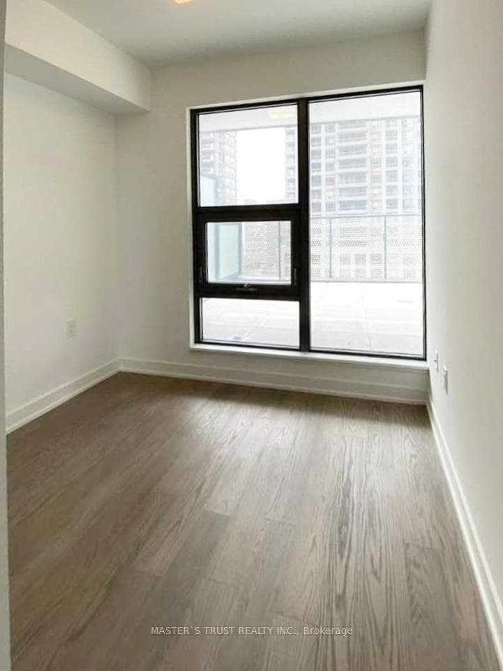 11 Wellesley Street Unit 808 photo 4