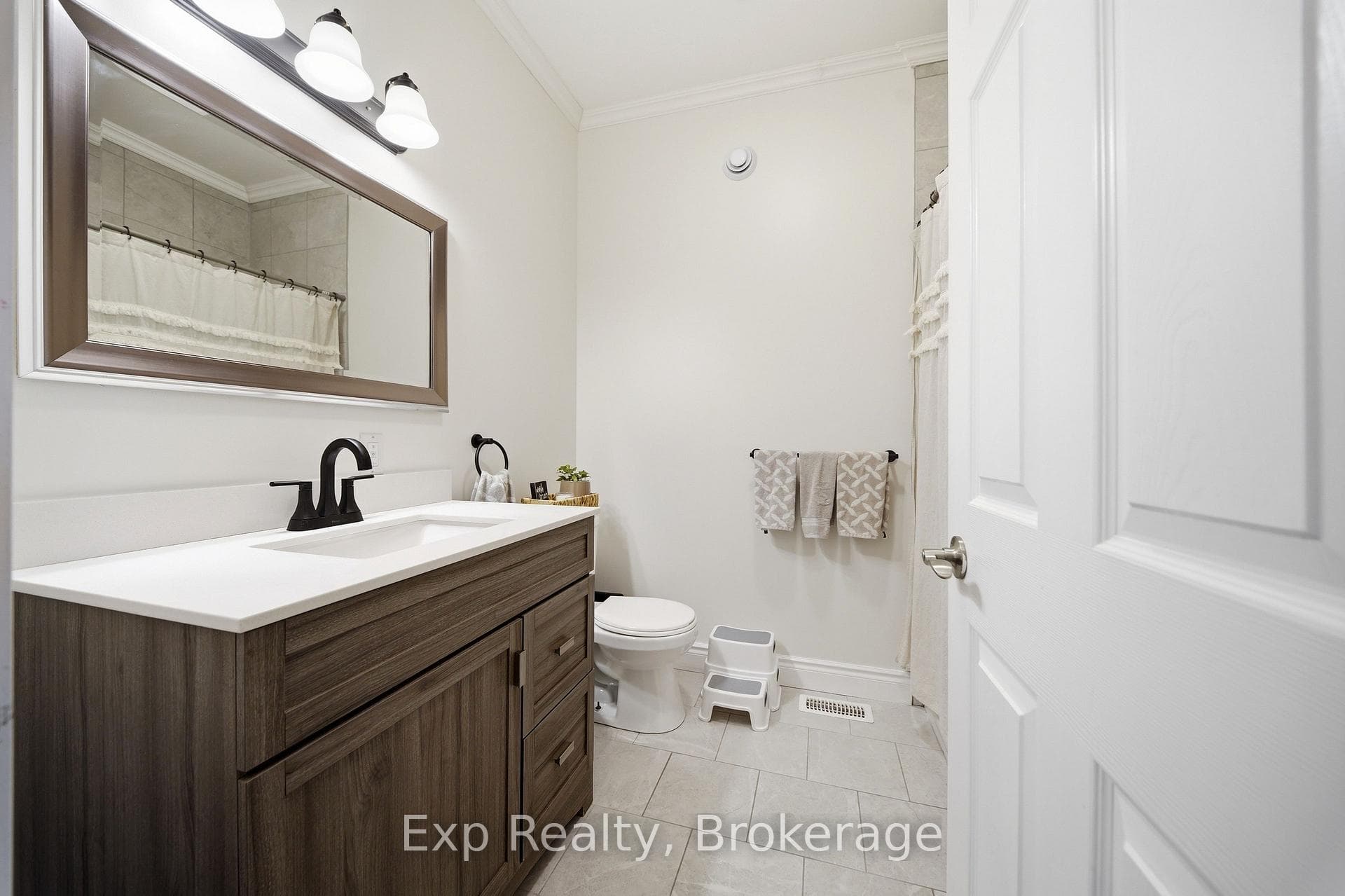 818 Palace Road photo 24