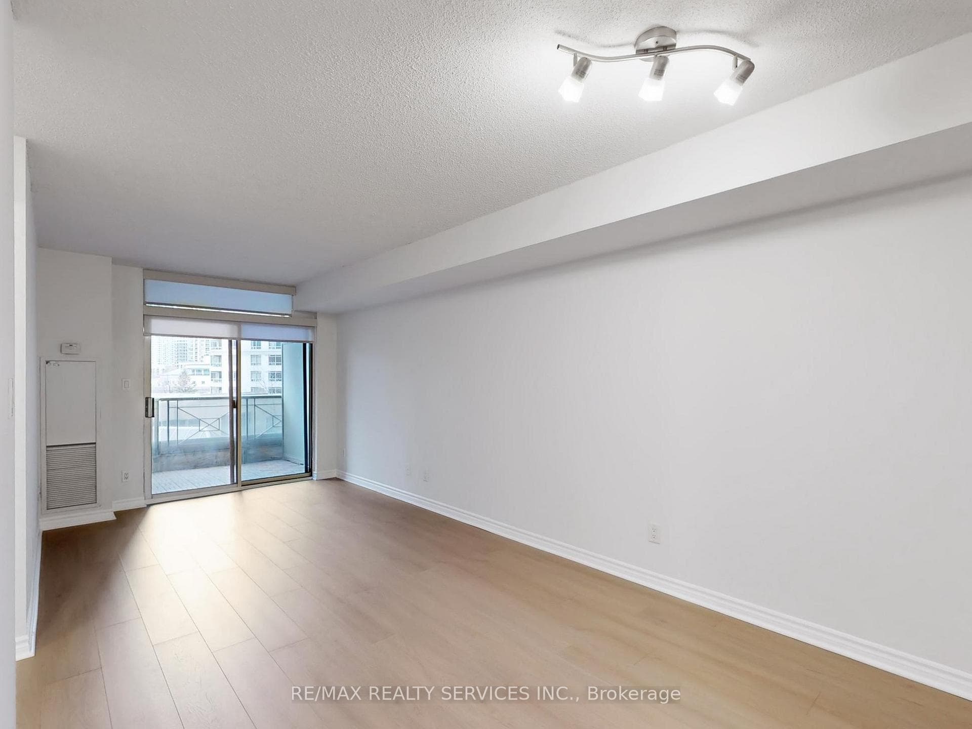 3880 Duke Of York Boulevard Unit 504 photo 7